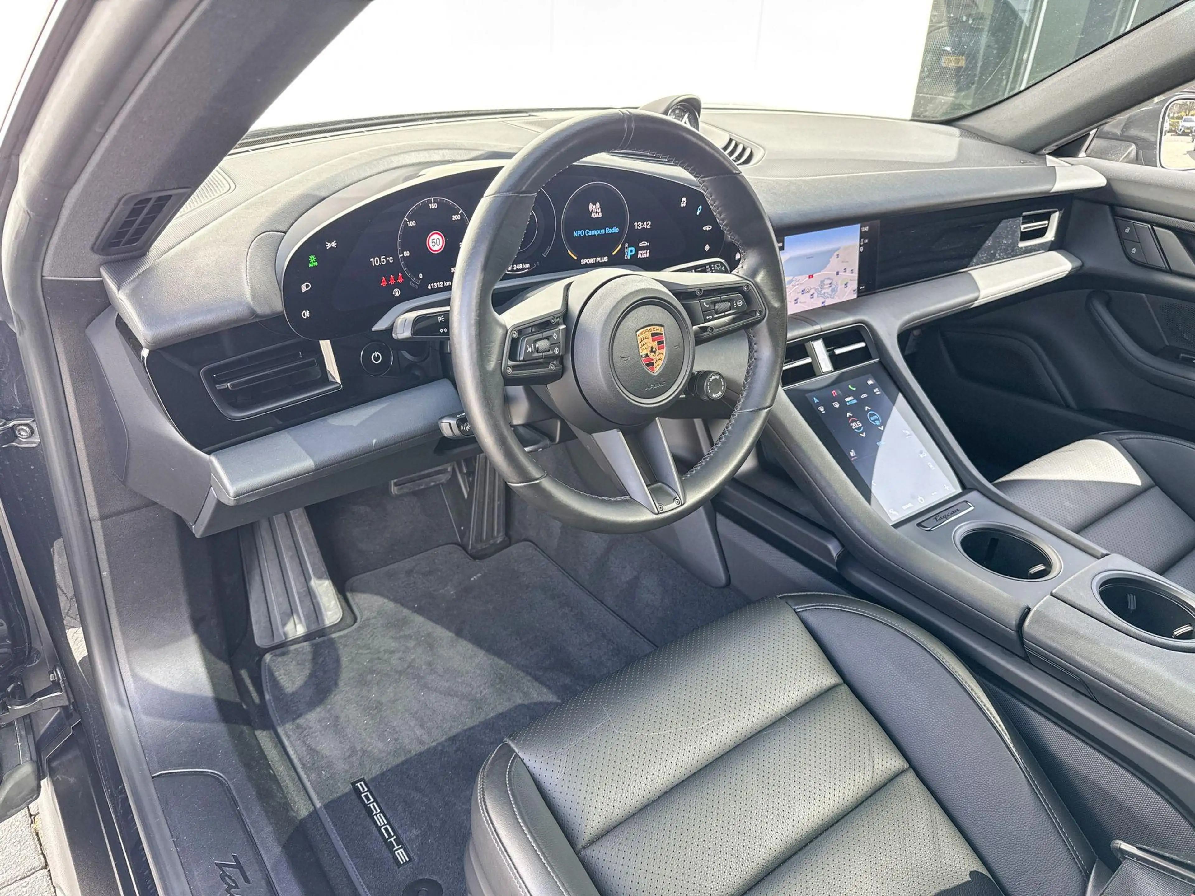 Porsche Taycan Cross Turismo 4 93 kWh — photo 5