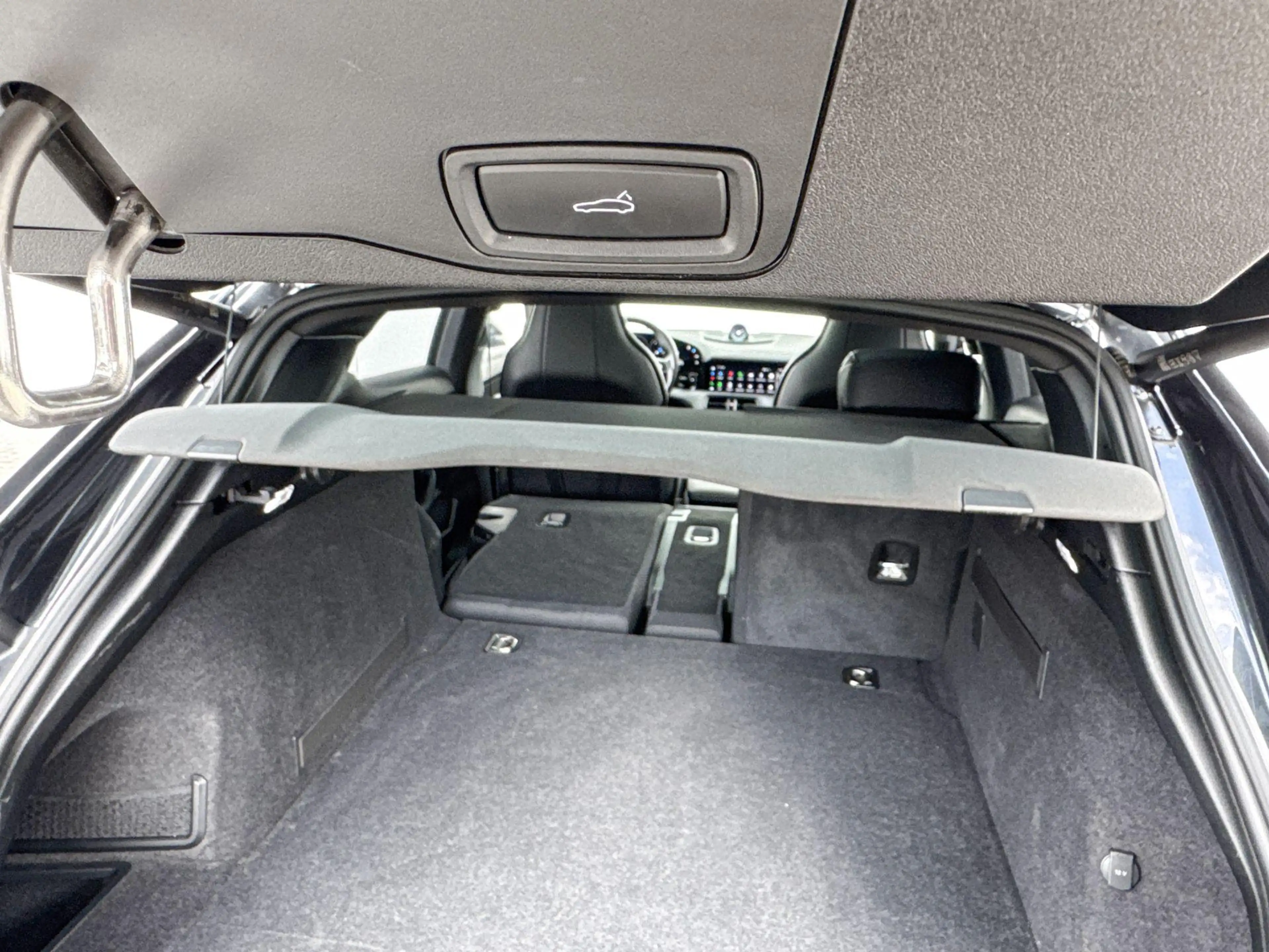 Porsche Taycan Cross Turismo 4 93 kWh — photo 12