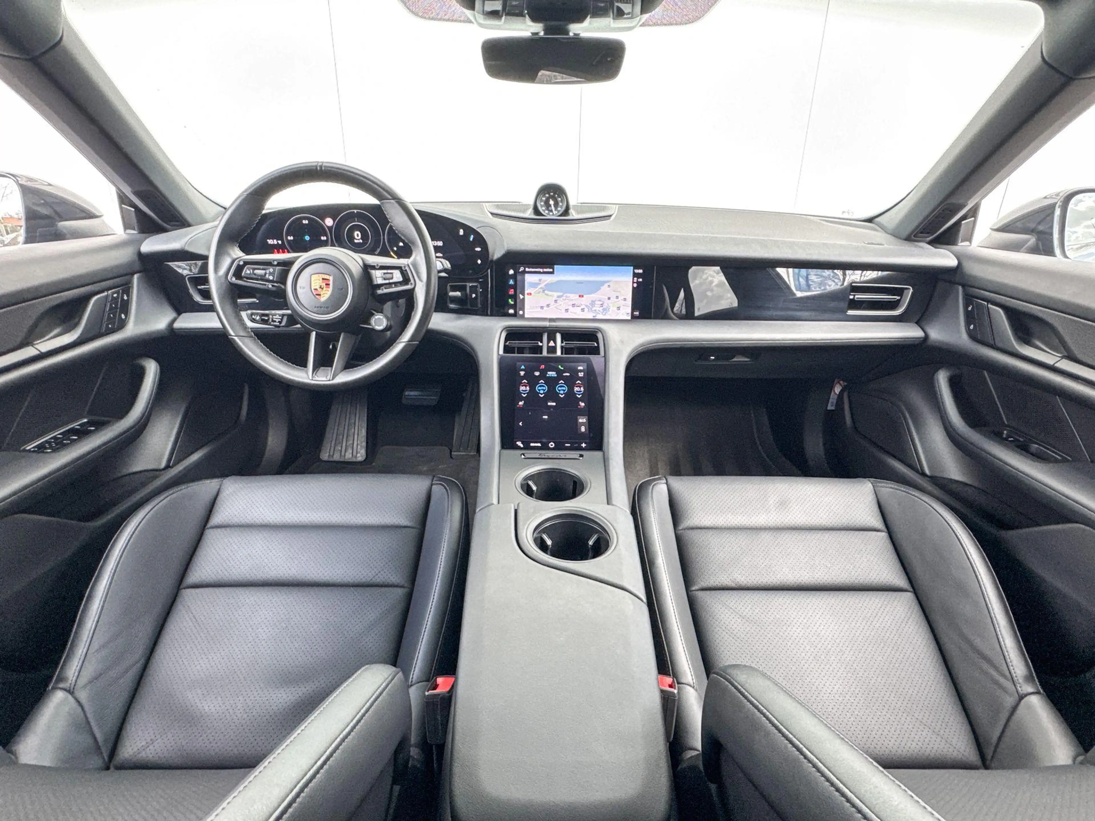 Porsche Taycan Cross Turismo 4 93 kWh — photo 13