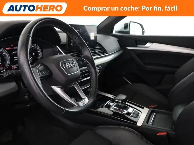 Audi Q5 view 12