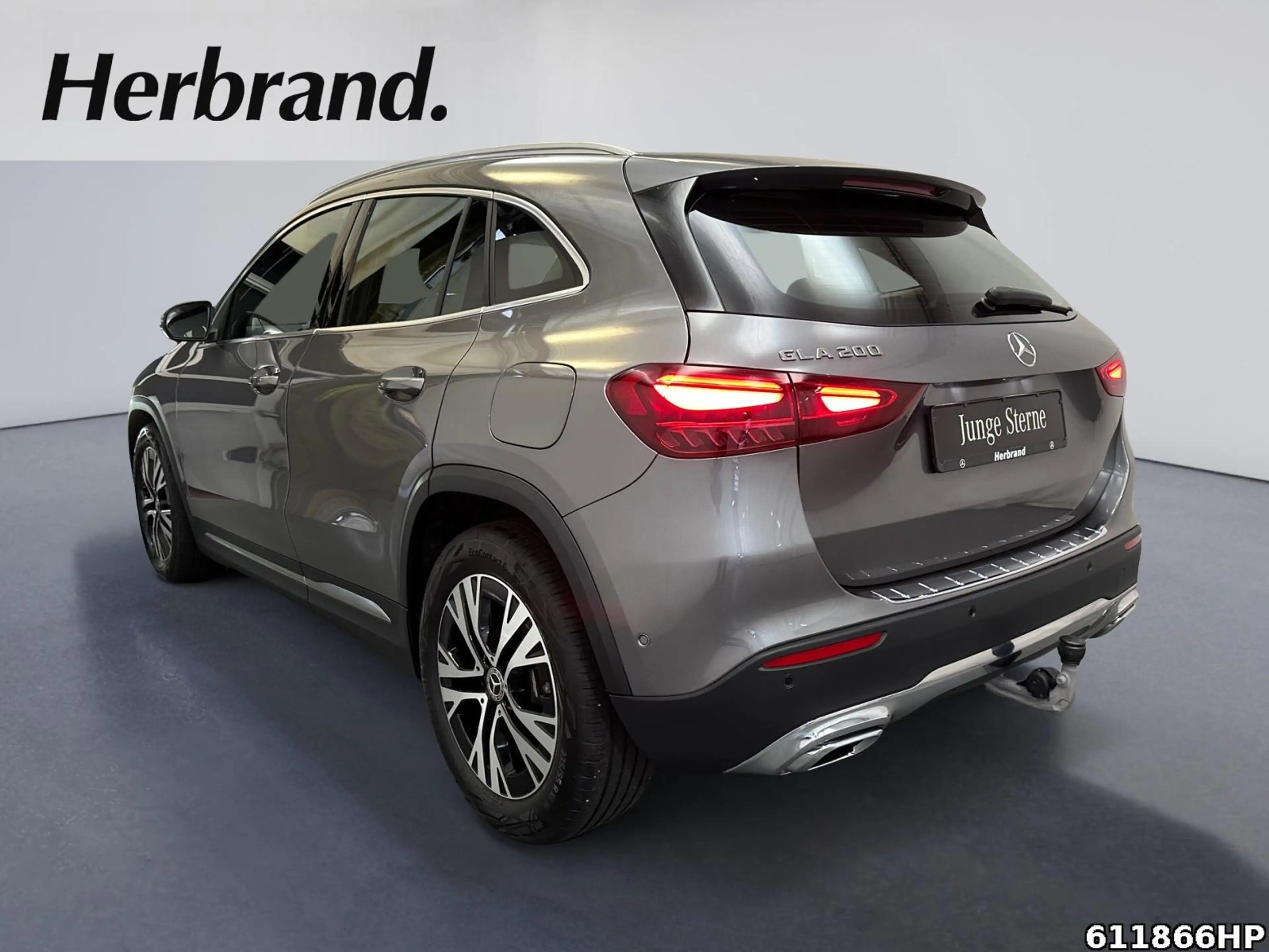 Mercedes-Benz GLA 200 Progressive DISTRONIC AHK Rückfahrkamera — photo 4