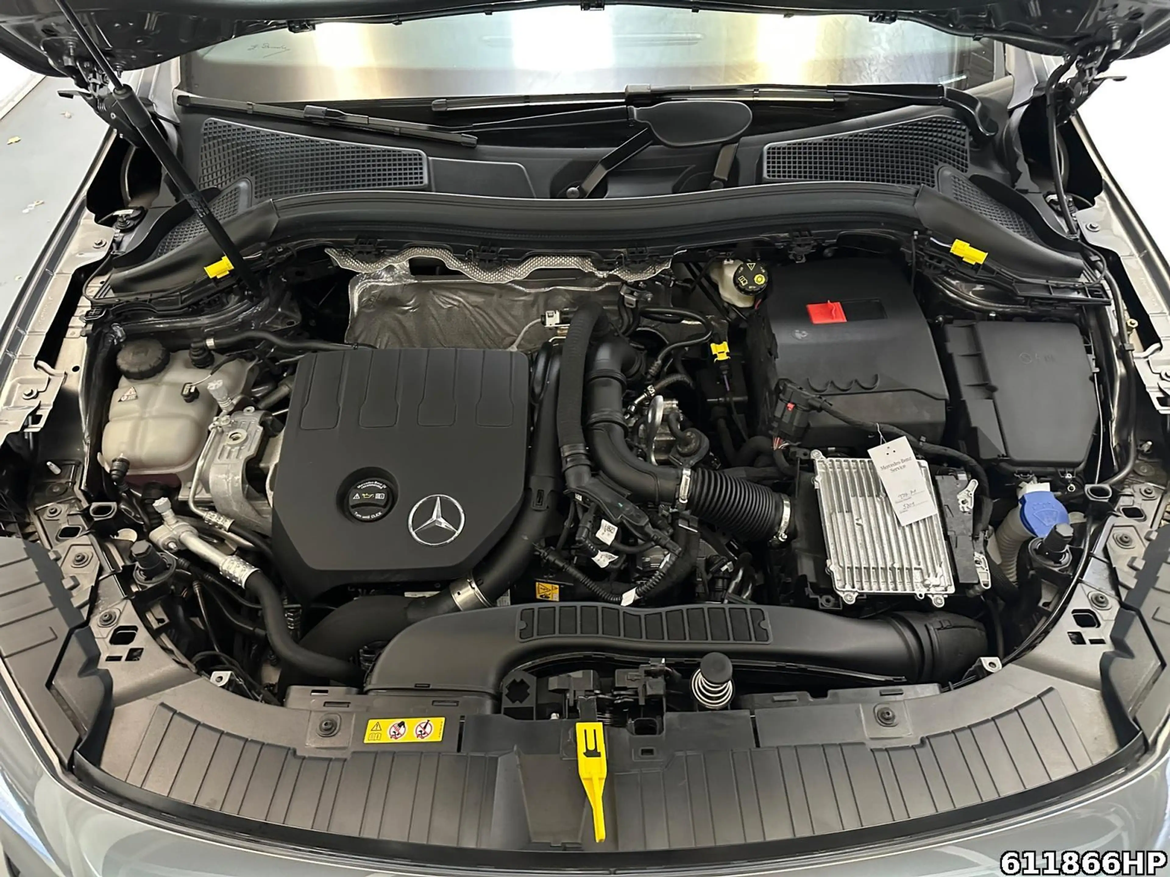 Mercedes-Benz GLA 200 Progressive DISTRONIC AHK Rückfahrkamera — photo 7