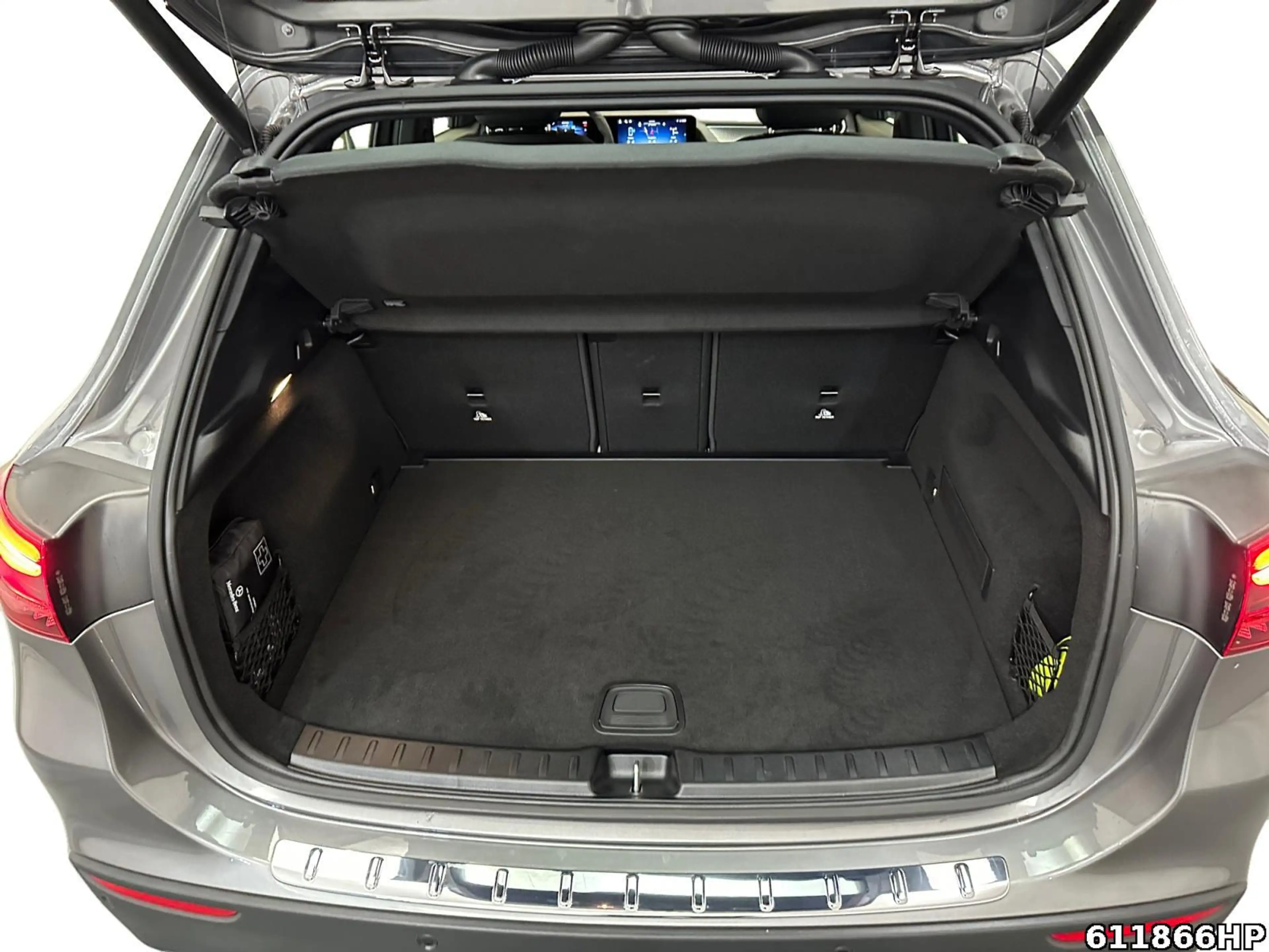Mercedes-Benz GLA 200 Progressive DISTRONIC AHK Rückfahrkamera — photo 6