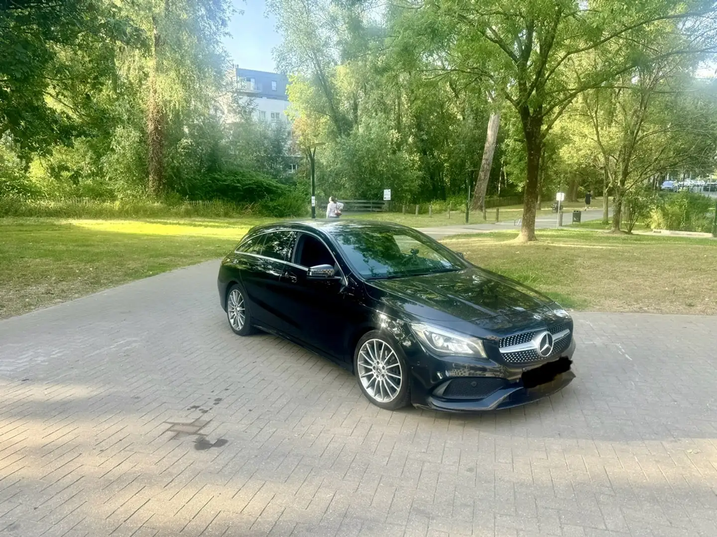 Mercedes-Benz CLA 200 d *** Édition Pack AMG *** Noir - 1
