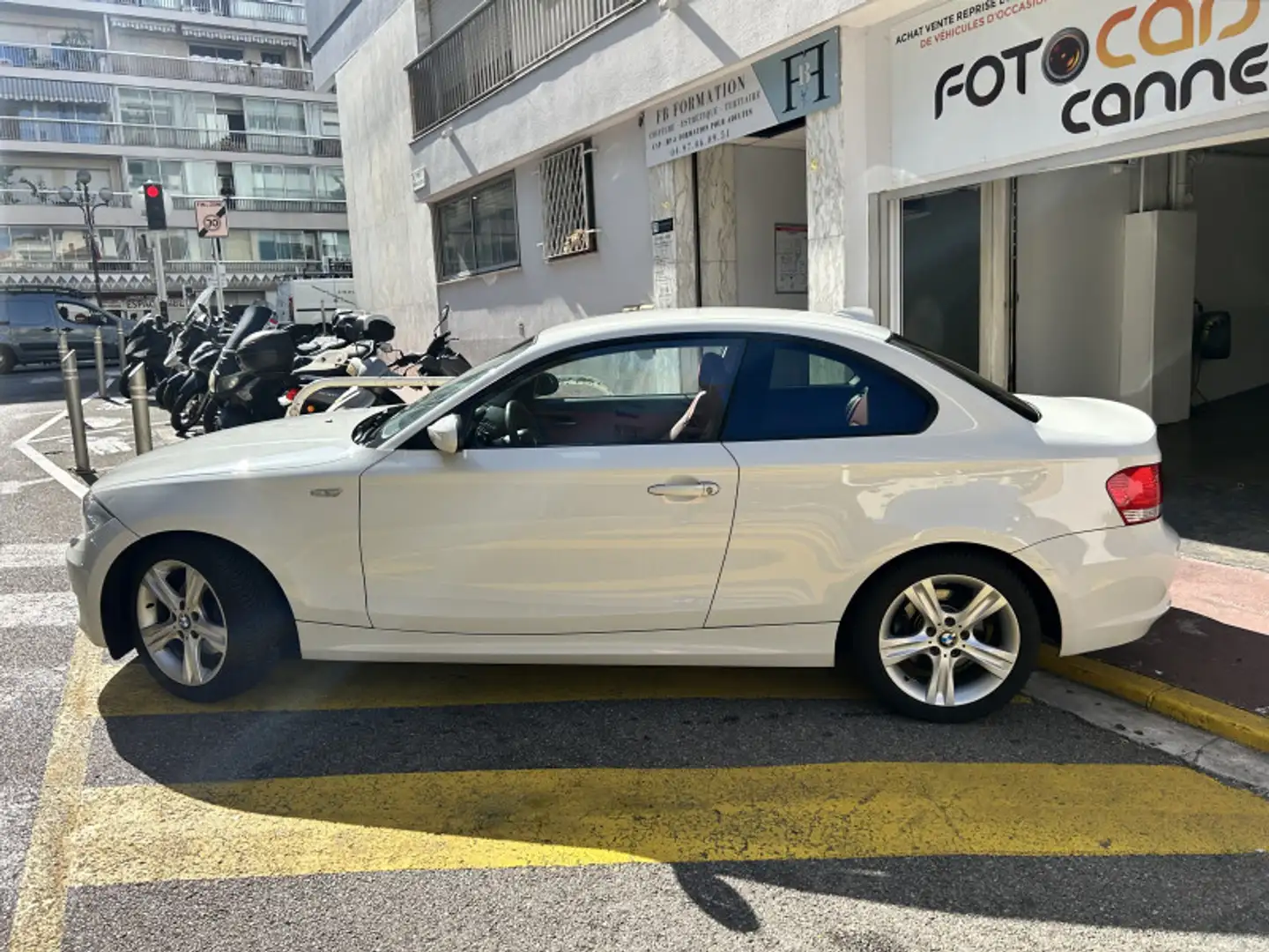 BMW 120 (E82) 120DA 177CH LUXE Blanc - 2