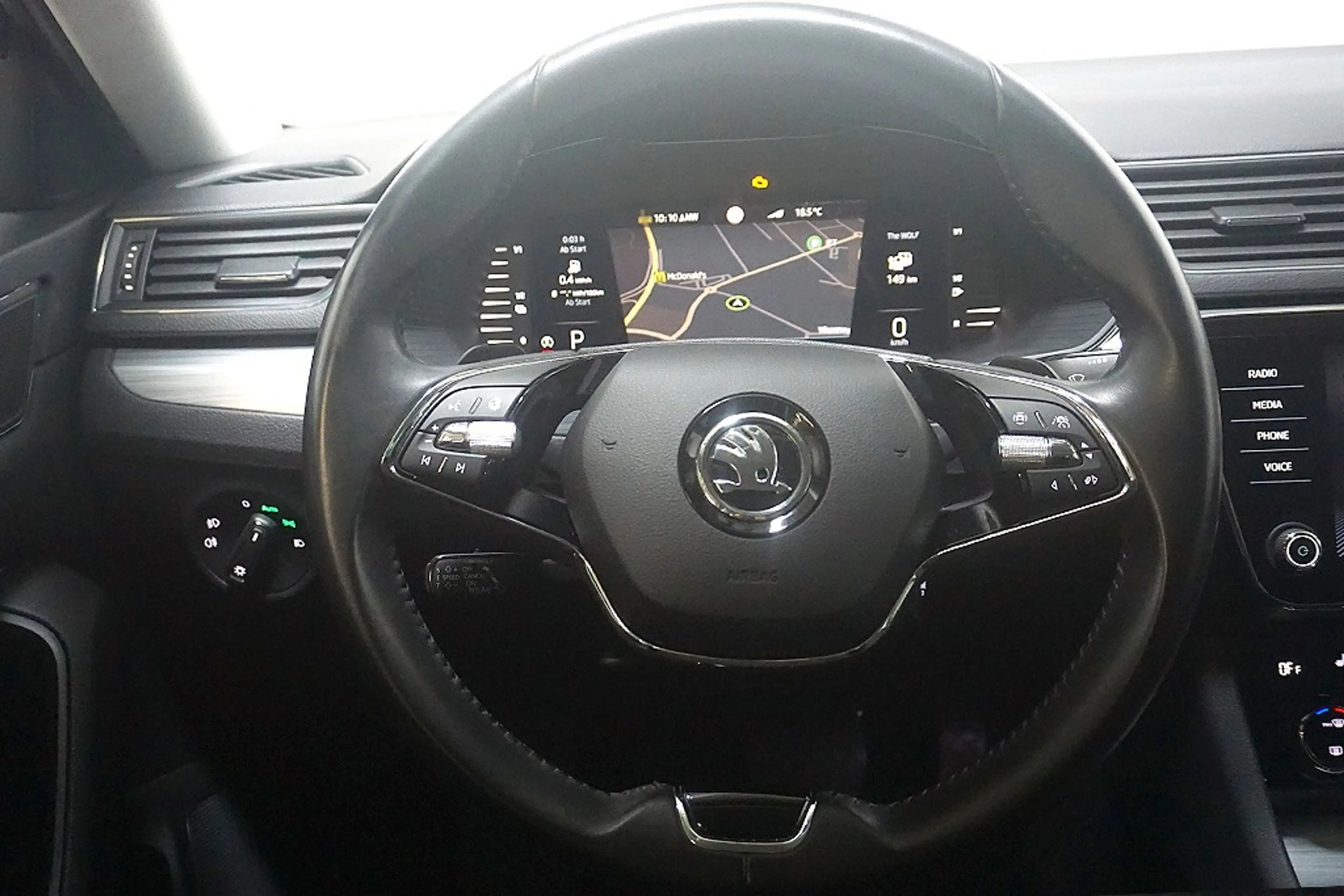 Skoda Superb 1.4eTSI iV DSG Ambition Virtual AHK Sthz — photo 10