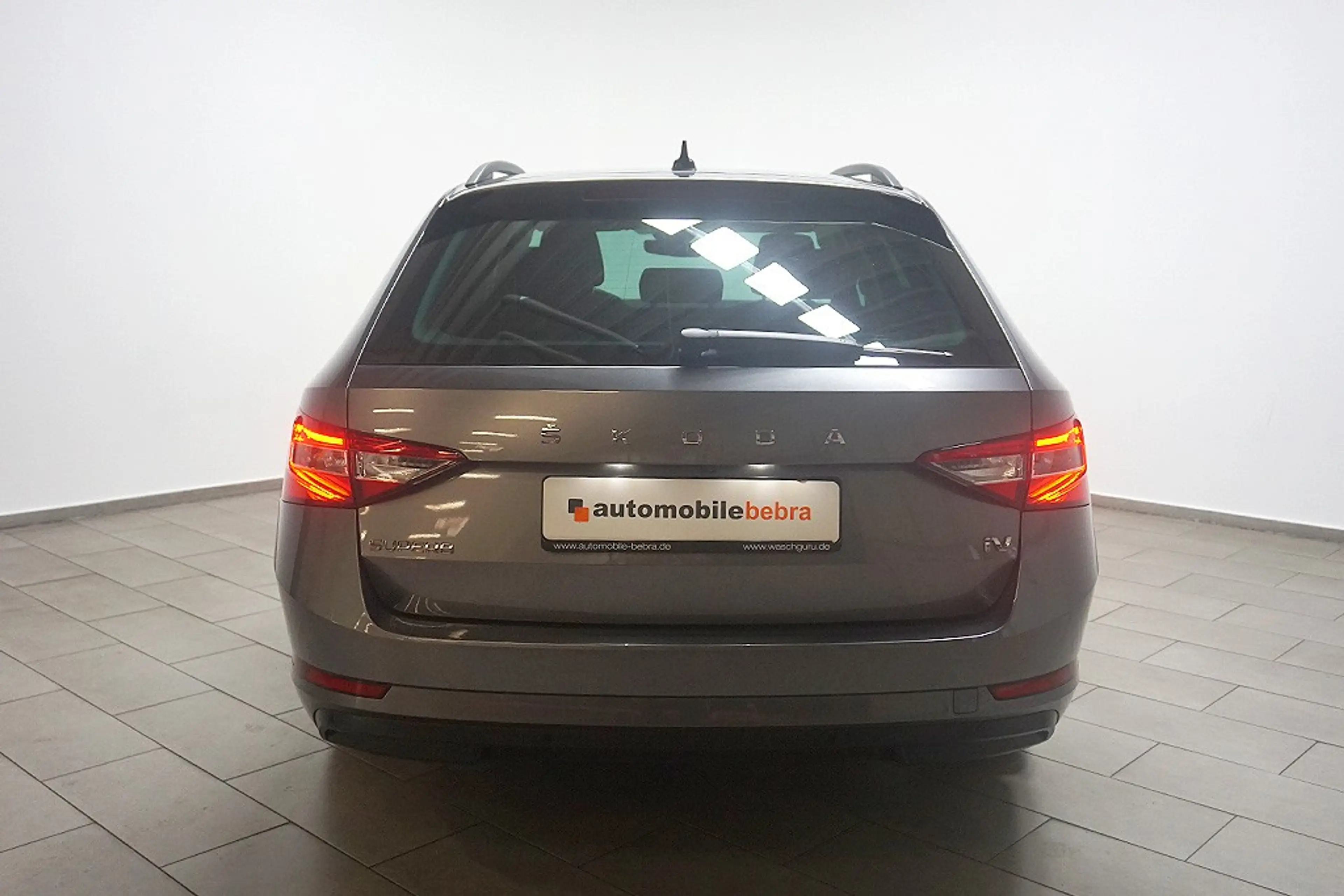 Skoda Superb 1.4eTSI iV DSG Ambition Virtual AHK Sthz — photo 5