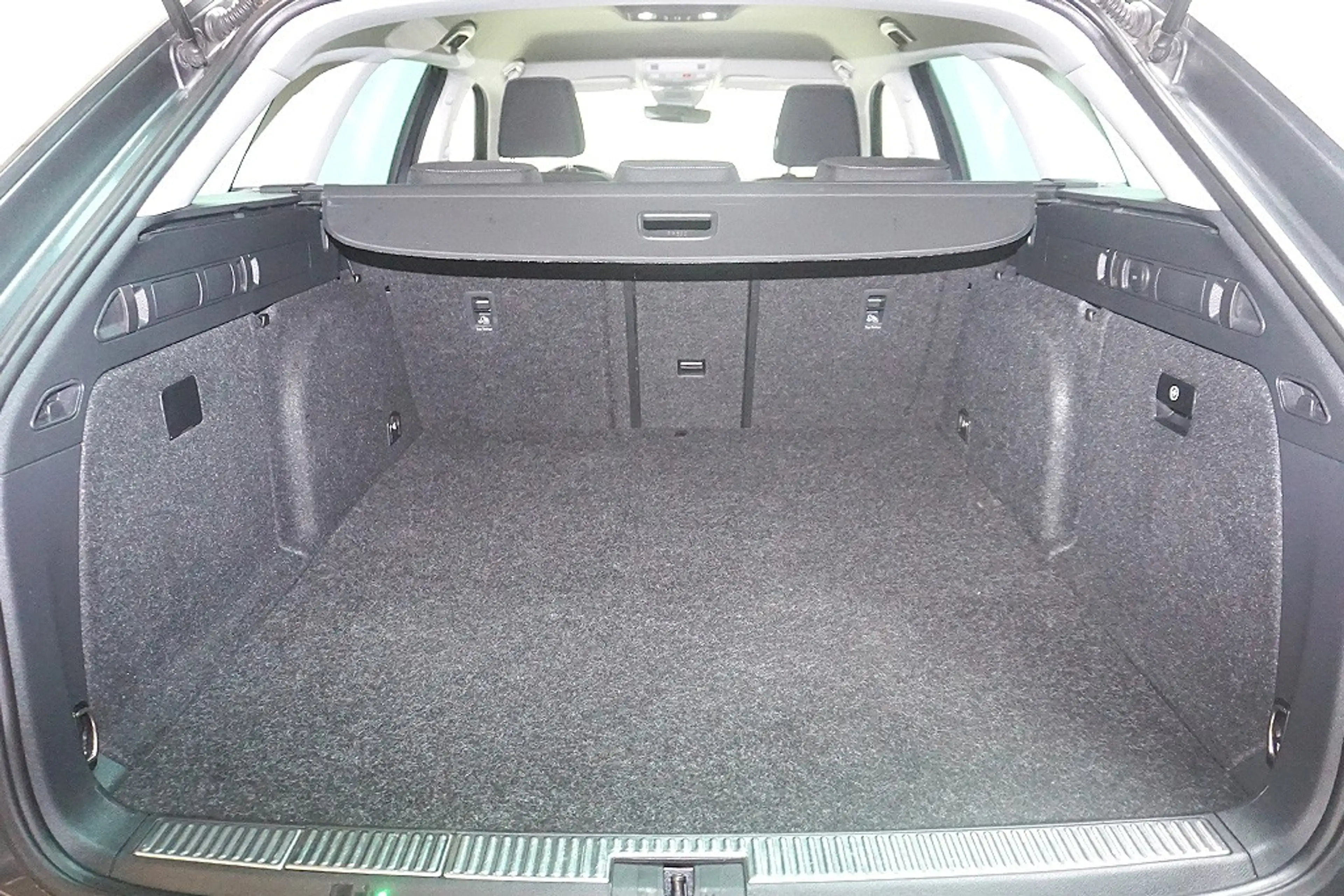 Skoda Superb 1.4eTSI iV DSG Ambition Virtual AHK Sthz — photo 13