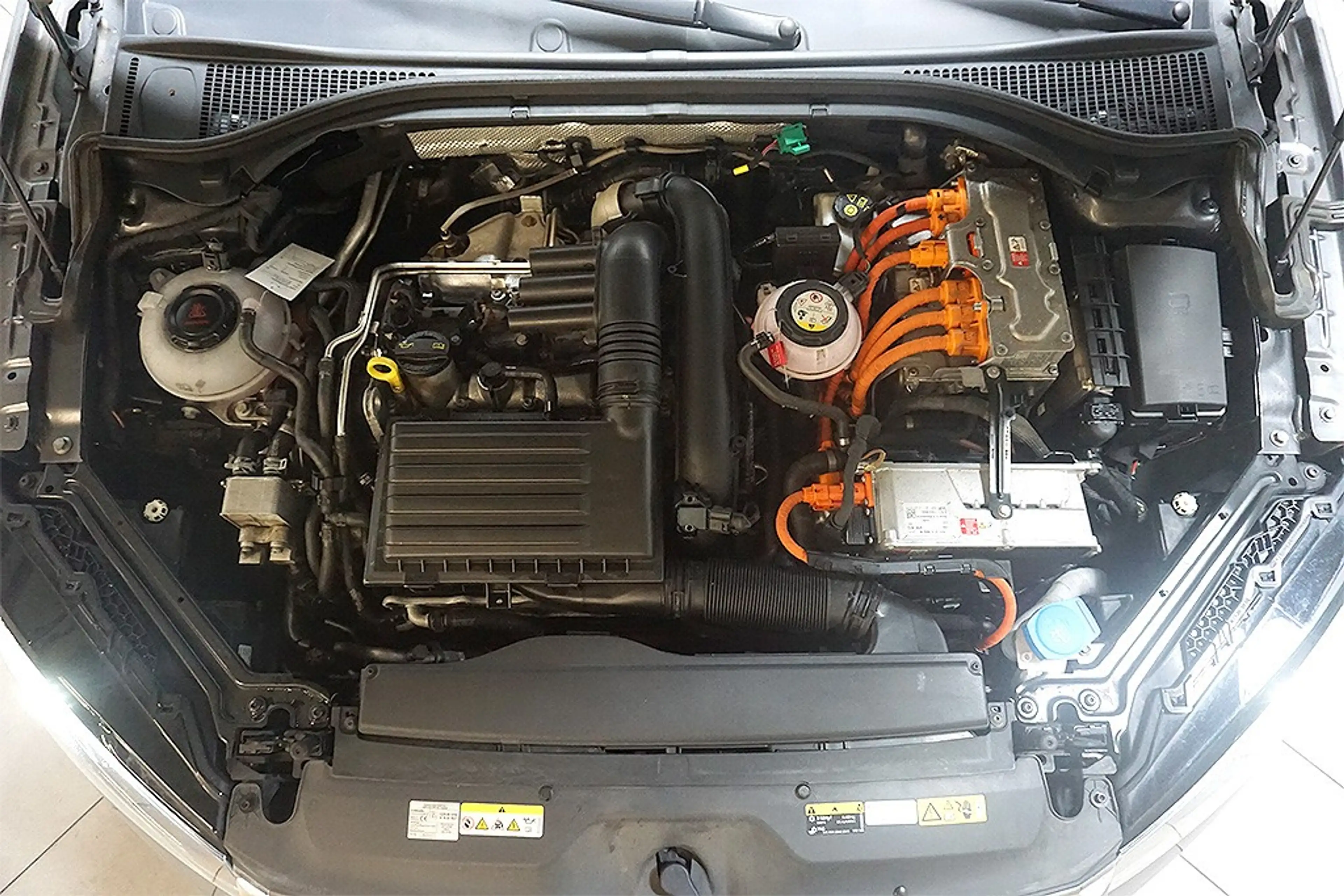Skoda Superb 1.4eTSI iV DSG Ambition Virtual AHK Sthz — photo 14