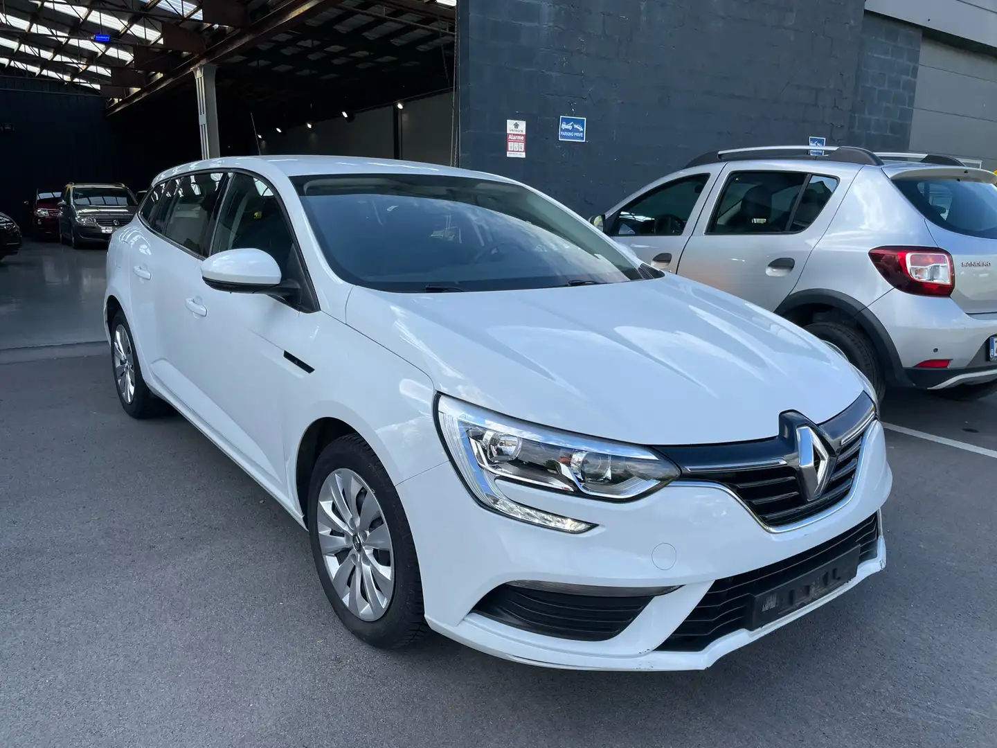 Renault Megane 1.2 TCe Energy Intens 4cylindres ✅ White - 2