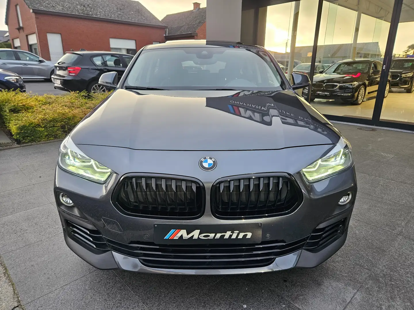 BMW X2 sDrive18i Panodak / Camera / LEd kopl / Alu 18" Gris - 2