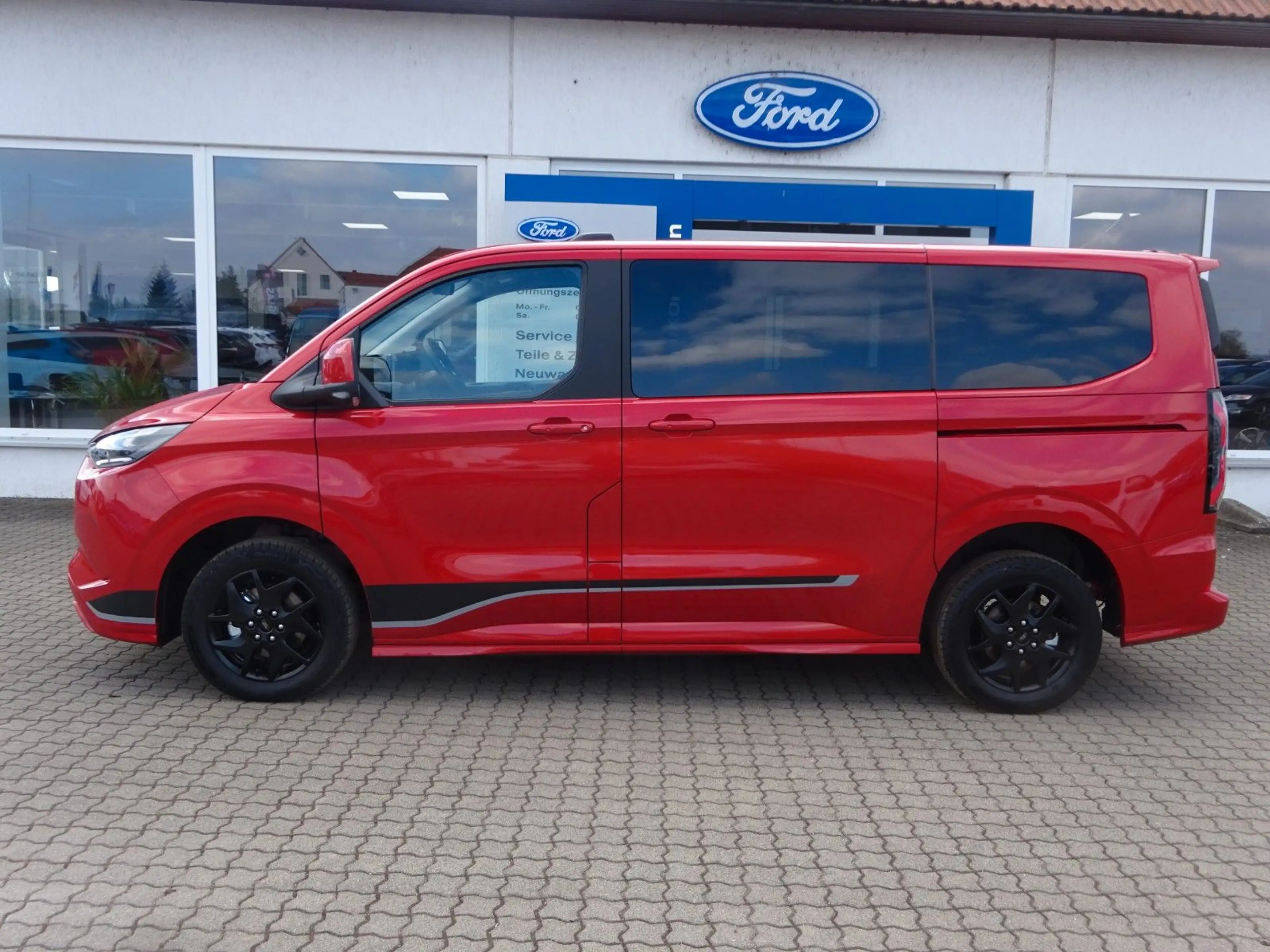 Ford Tourneo Custom L1 Sport PHEV AHK Exklusiv 360Kam — photo 2
