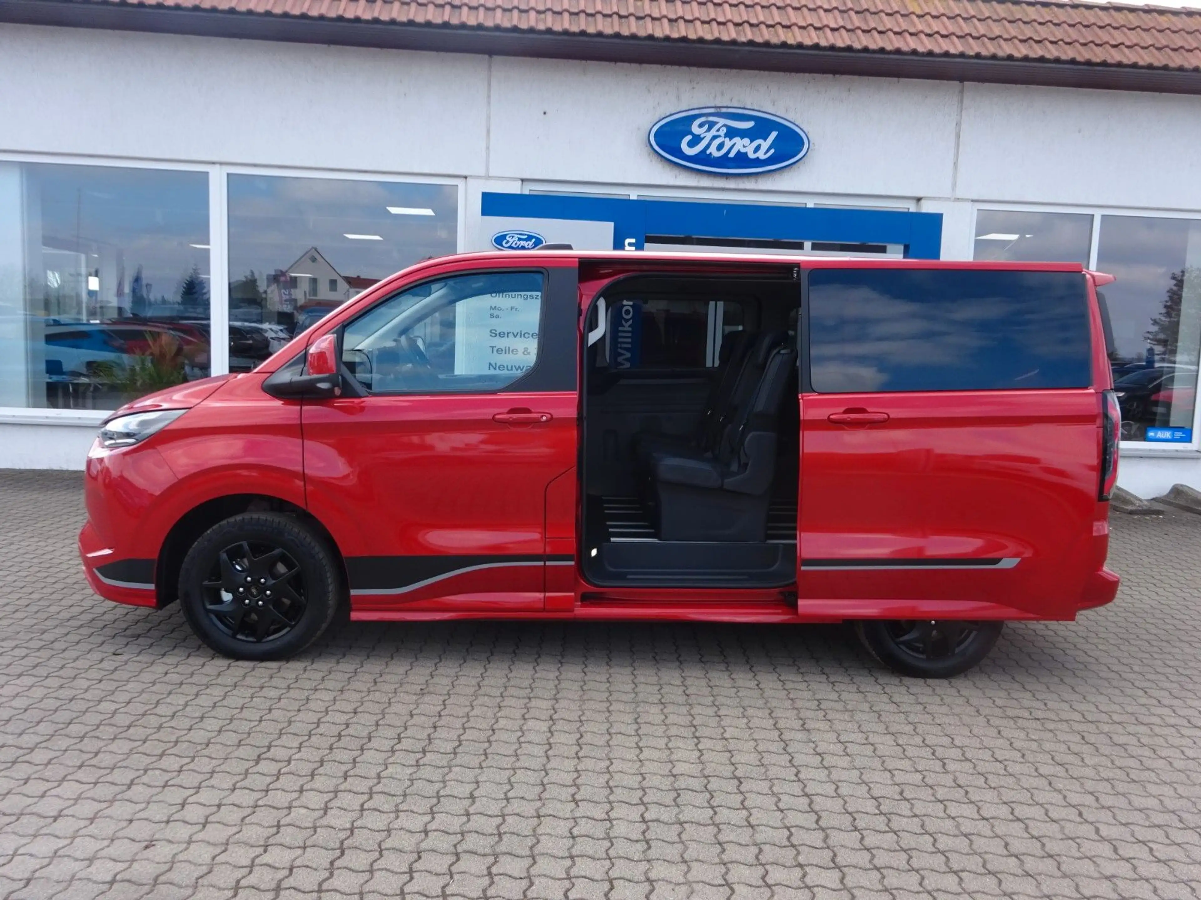 Ford Tourneo Custom L1 Sport PHEV AHK Exklusiv 360Kam — photo 3