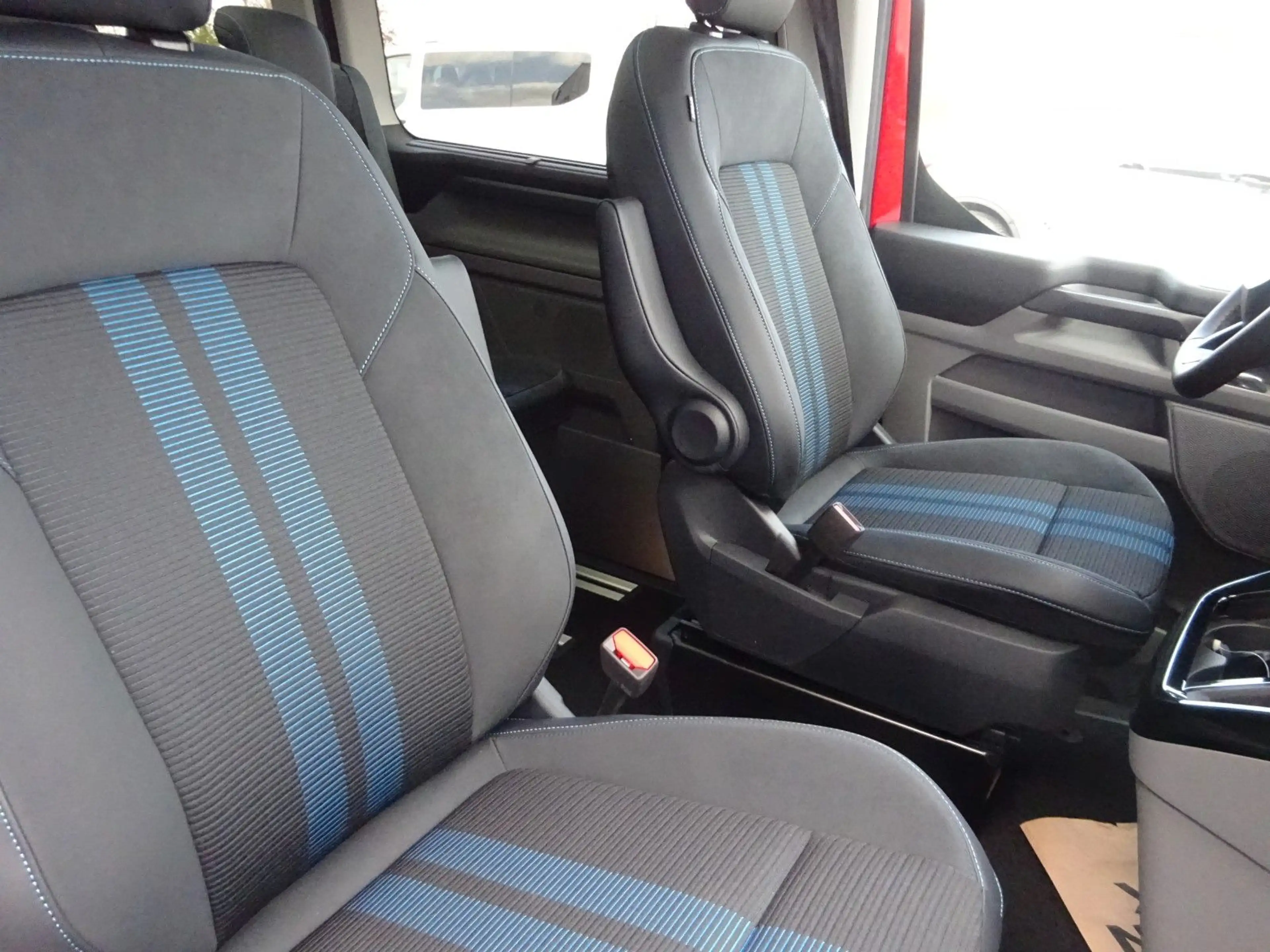Ford Tourneo Custom L1 Sport PHEV AHK Exklusiv 360Kam — photo 13
