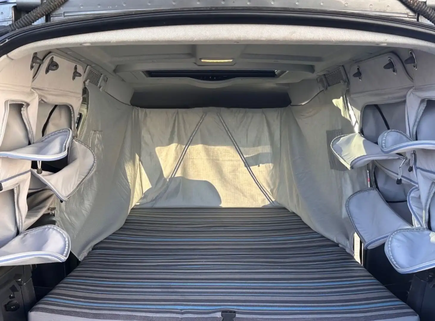 Volkswagen Caddy Grau - 1