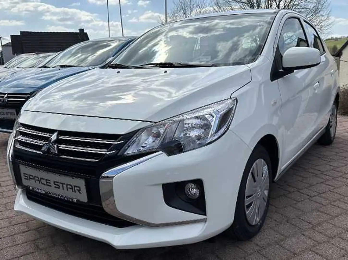Mitsubishi Space Star Select 1.2 MIVEC 5-Gang Weiß - 1