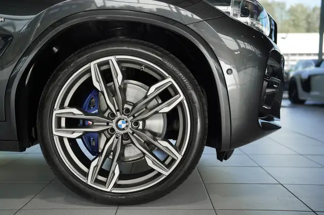 BMW X4 M view 7
