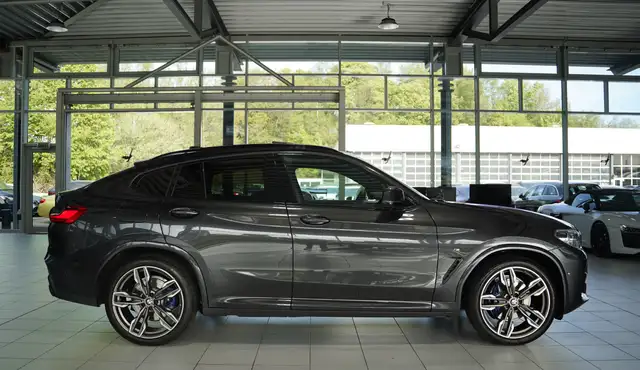 BMW X4 M view 6