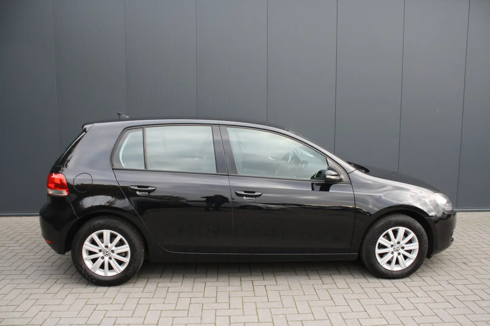 Volkswagen Golf 1.6 TDI EURO 5 Comfortline BlueMotion - NAVIGATIE Noir - 2