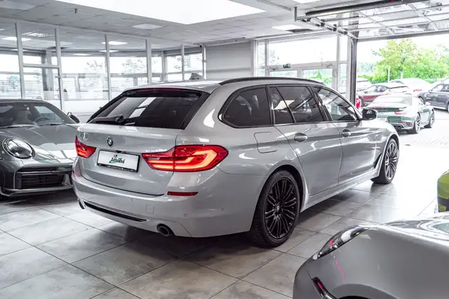 BMW 5 Series view 7