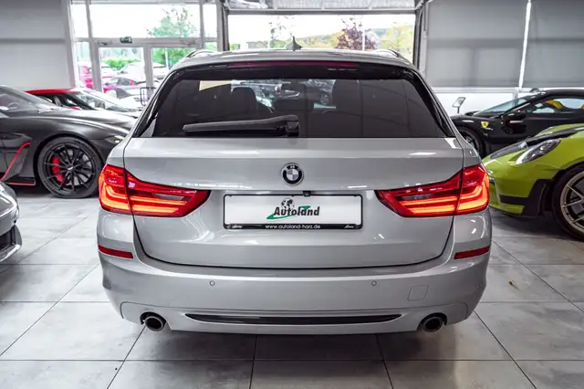 BMW 5 Series view 6