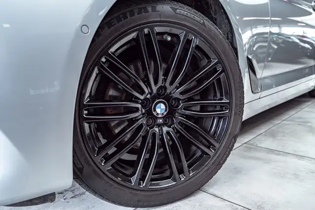 BMW 5 Series view 12
