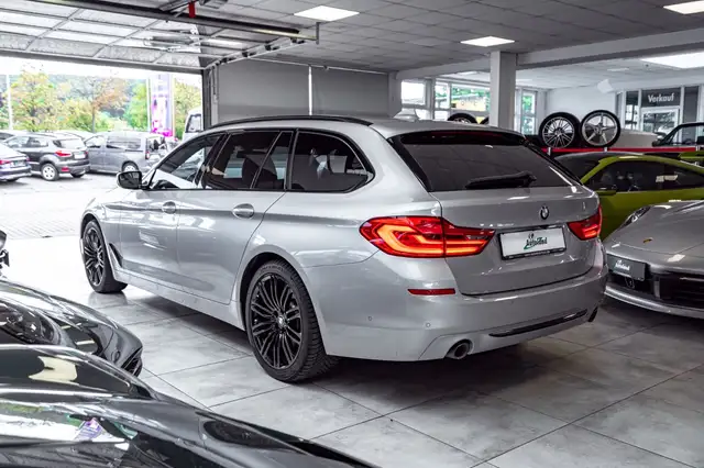 BMW 5 Series view 5