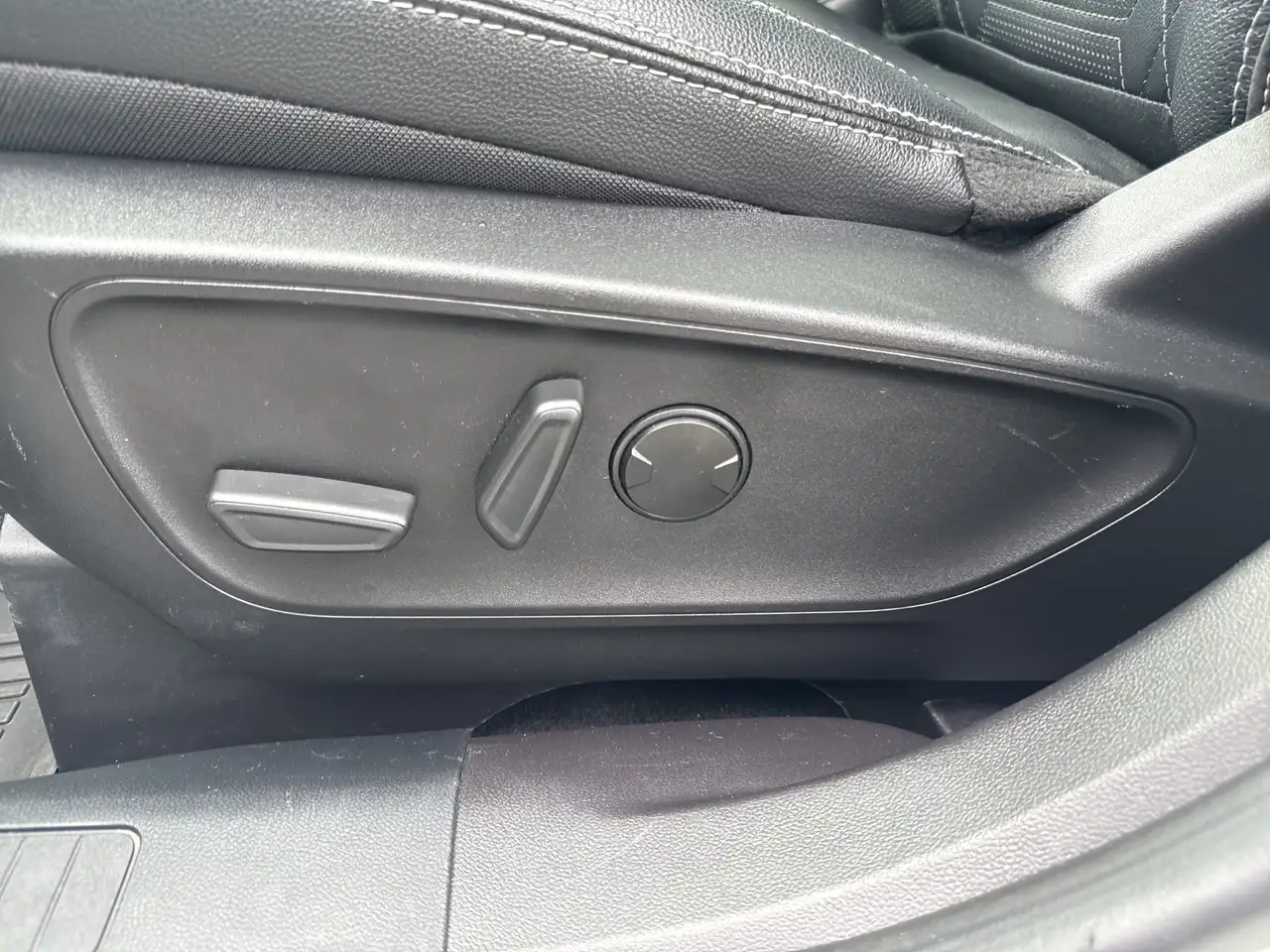 Ford Escape снимка Ford Escape