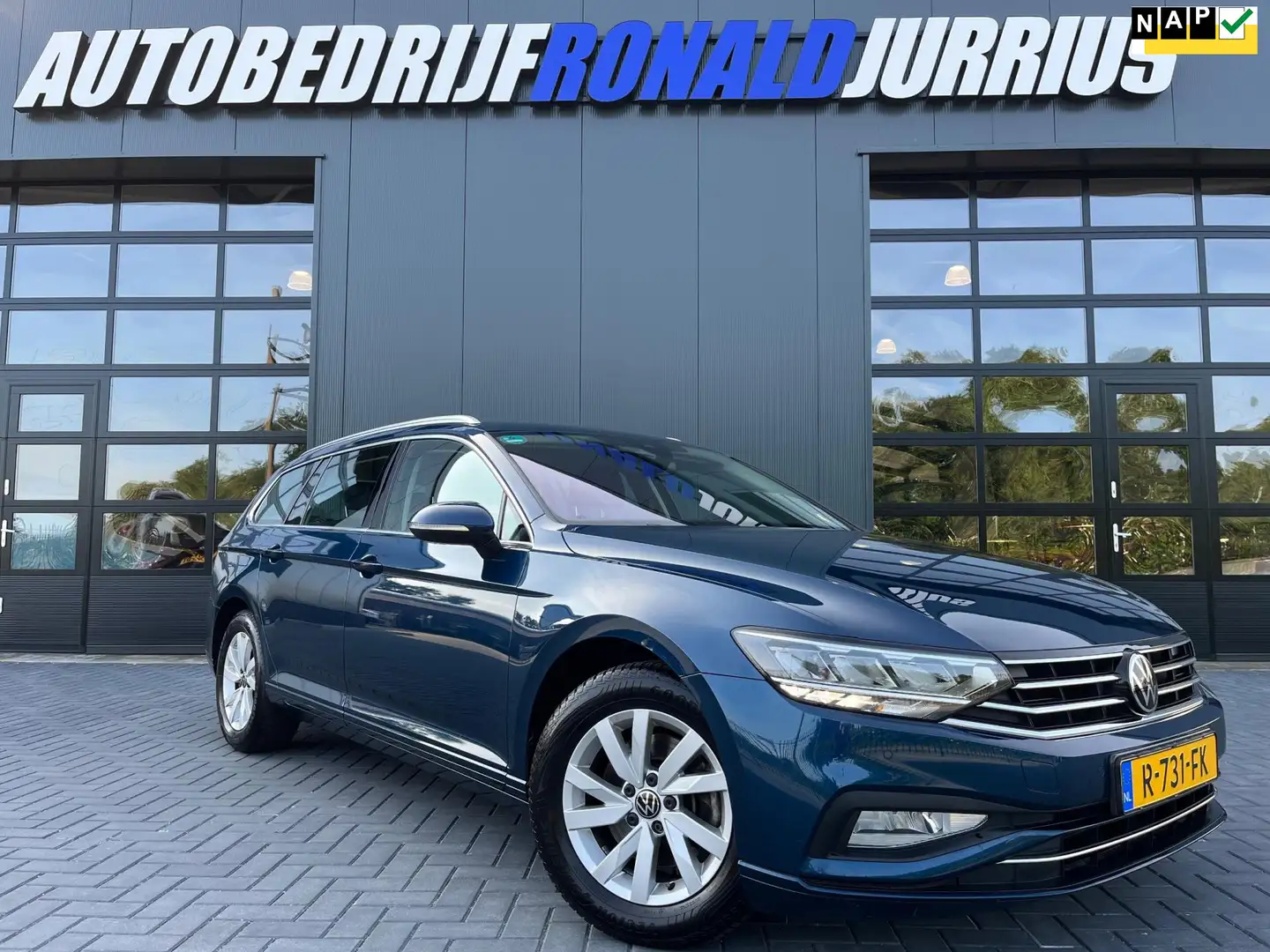 Volkswagen Passat Variant 1.5 TSI Business Edition Plus NL.Auto/Virtual Cock Bleu - 1