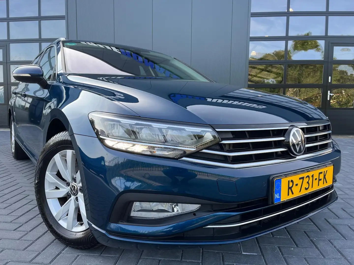 Volkswagen Passat Variant 1.5 TSI Business Edition Plus NL.Auto/Virtual Cock Bleu - 2