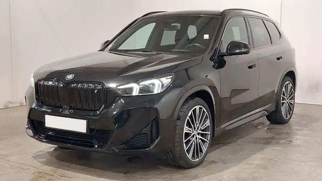 BMW iX1 30 xDrive M Sport AHK ACC 20" BATTERIEZERTIFIKAT