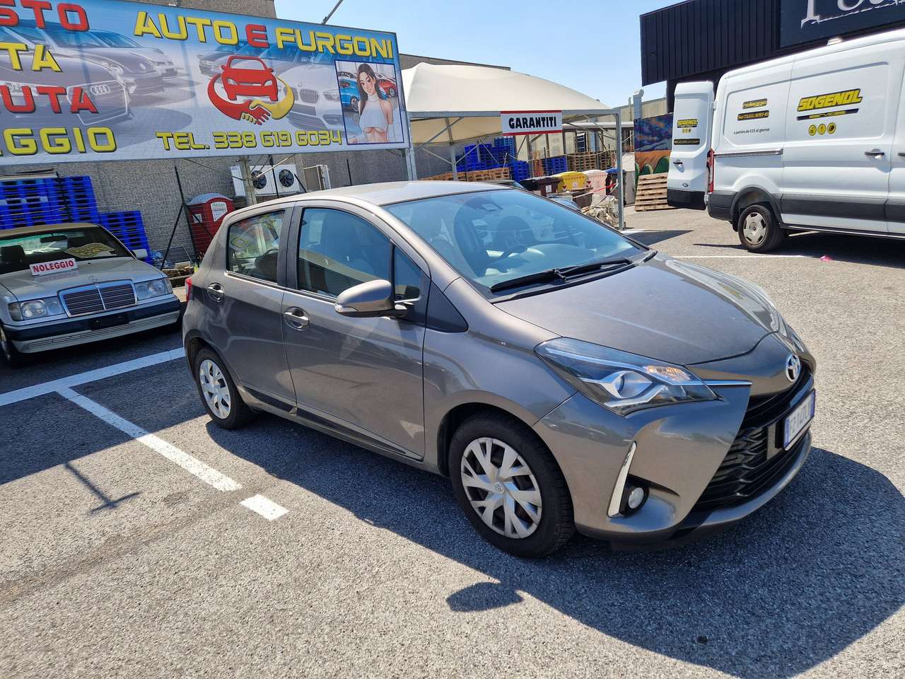 Toyota Yaris Yaris III 2017 5p 1.0 Business