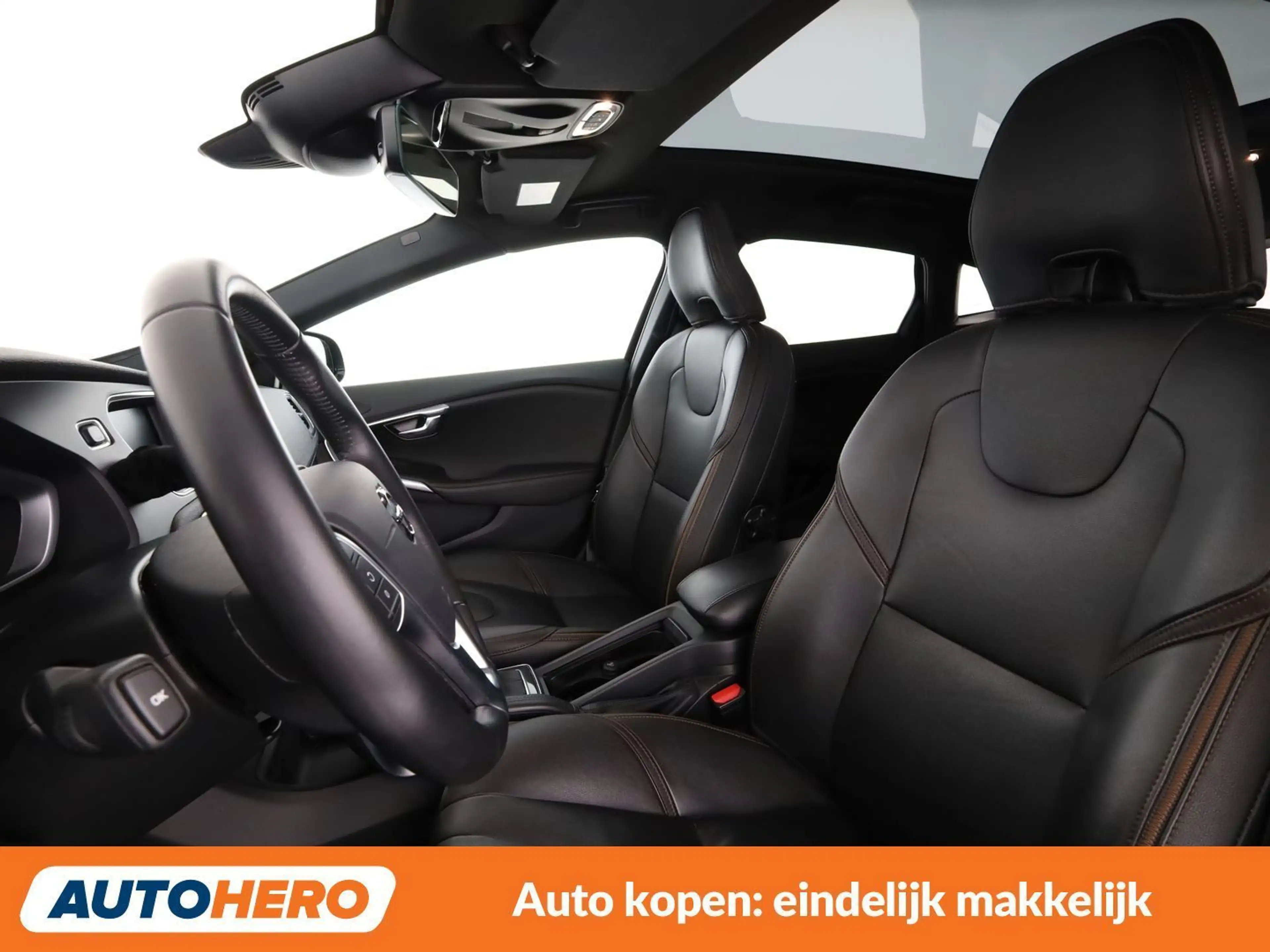 Volvo V40 Cross Country 1.5 Pro — photo 10