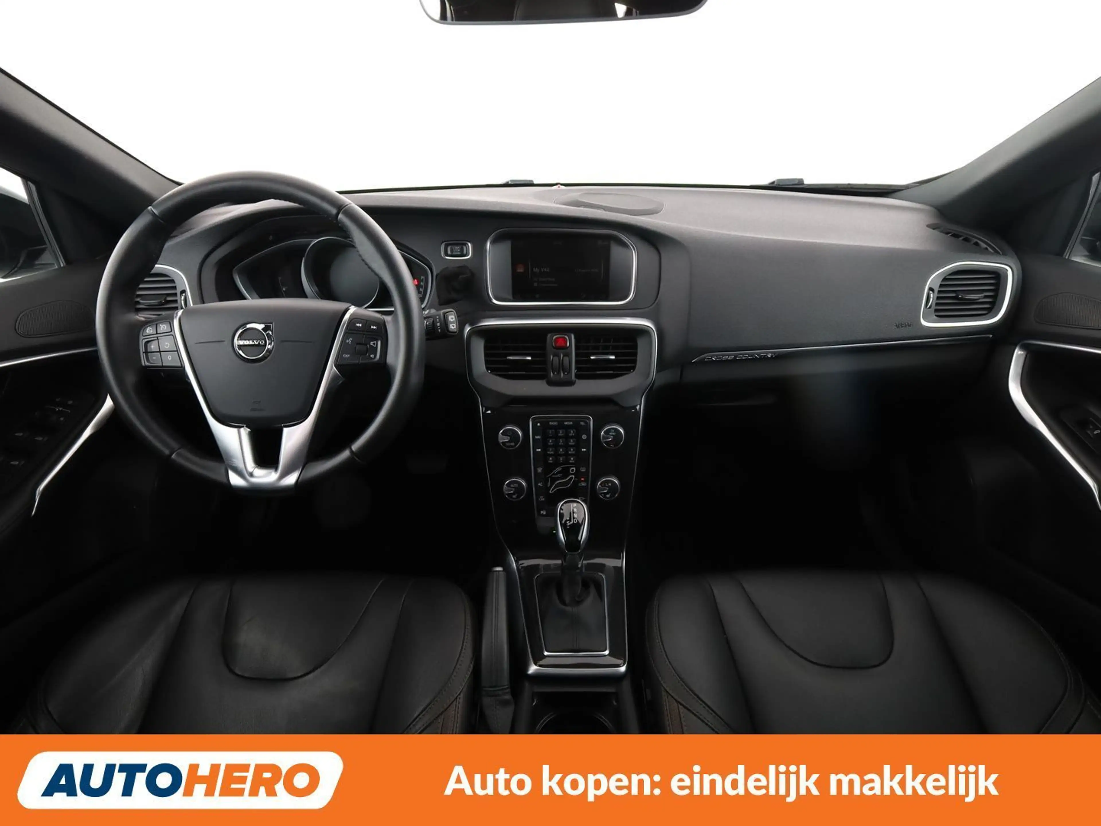 Volvo V40 Cross Country 1.5 Pro — photo 12