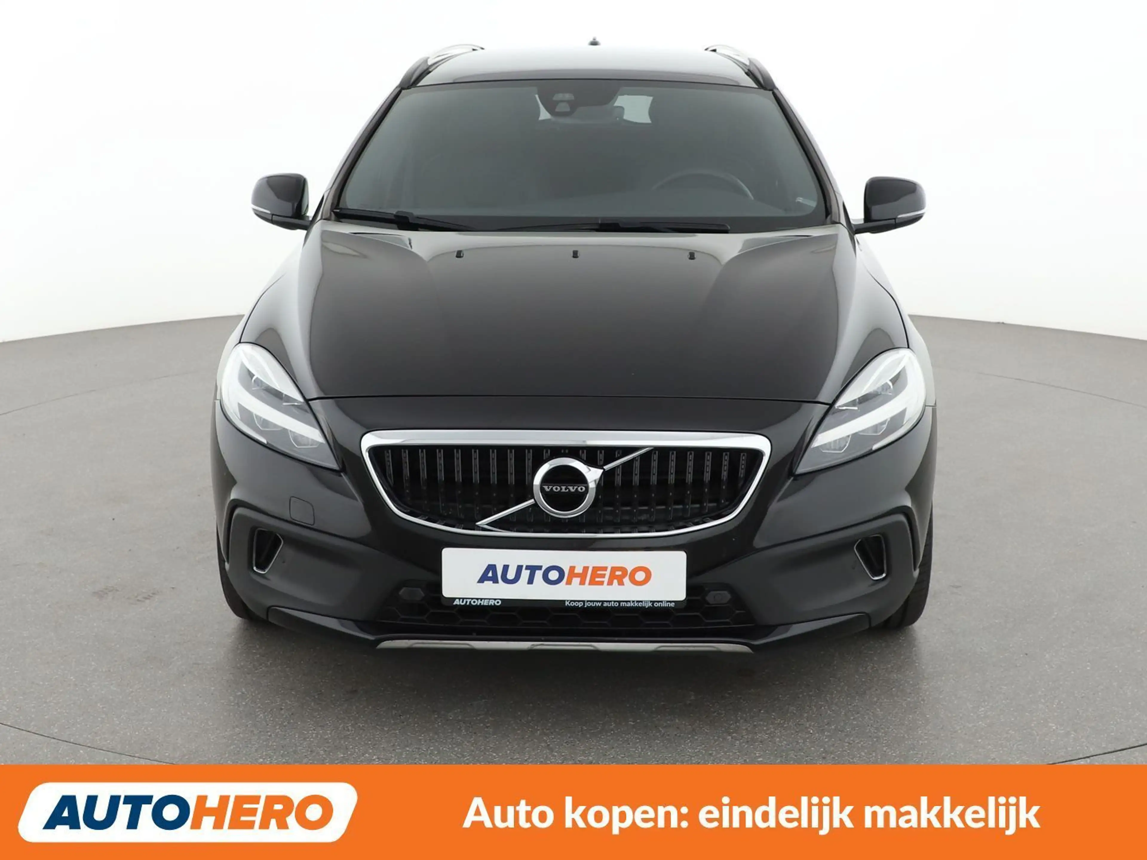 Volvo V40 Cross Country 1.5 Pro — photo 9