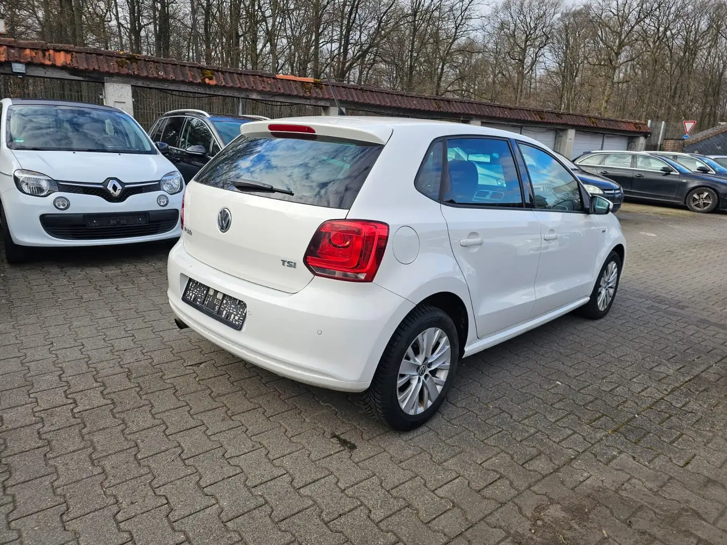 Volkswagen Polo 1.2 TSI Life DSG Scheckhft u-frei SHZ PDC Tuv 9/26 Weiß - 2