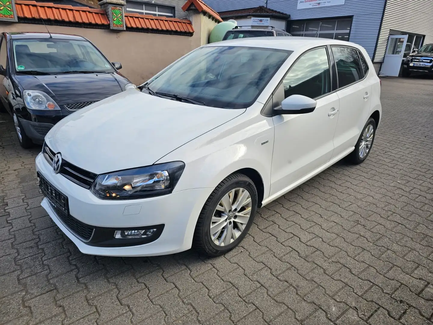 Volkswagen Polo 1.2 TSI Life DSG Scheckhft u-frei SHZ PDC Tuv 9/26 Weiß - 1