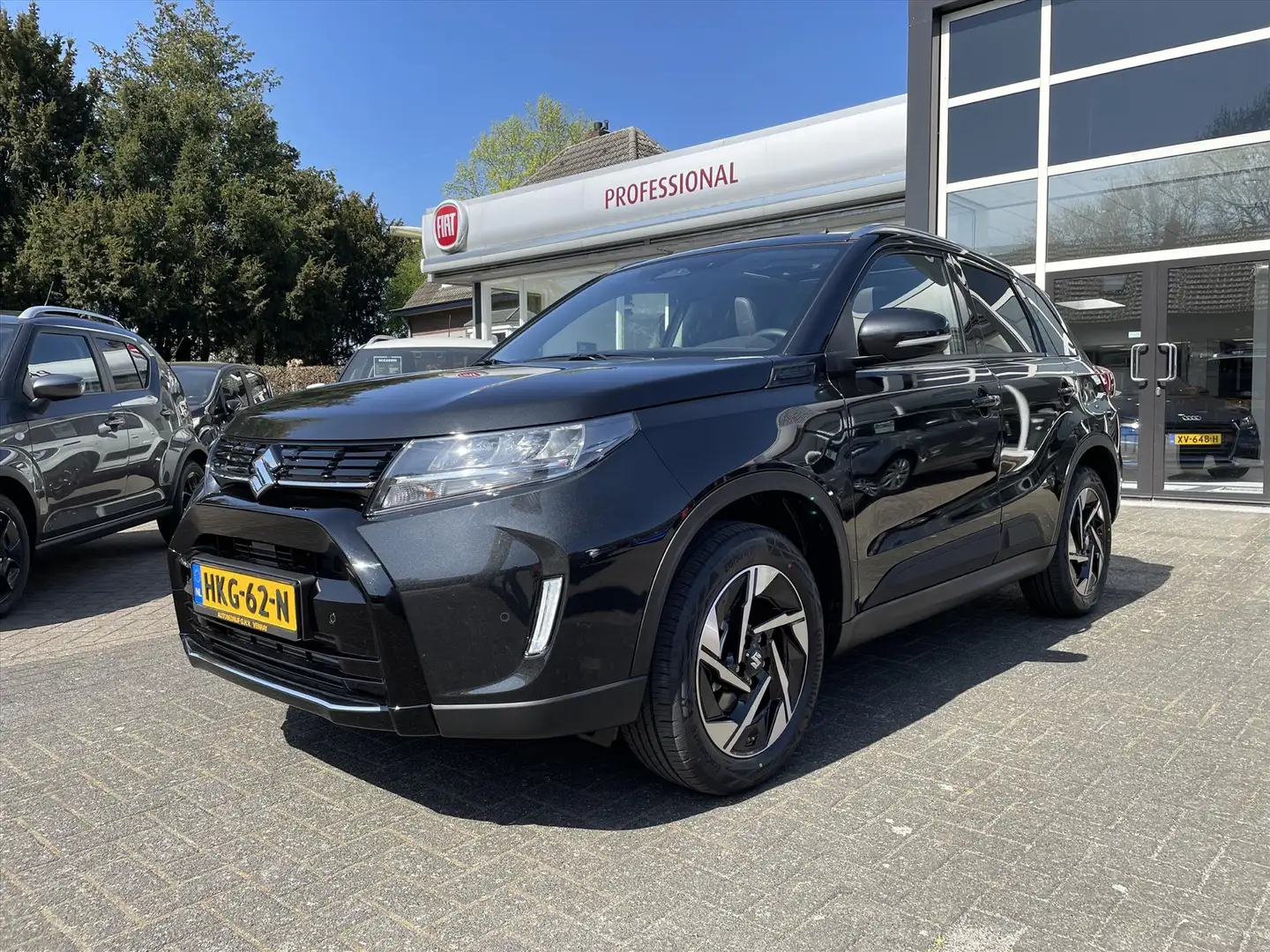 Suzuki Vitara 1.4 Boosterjet 129PK Smart Hybrid Style | Panorama Schwarz - 2