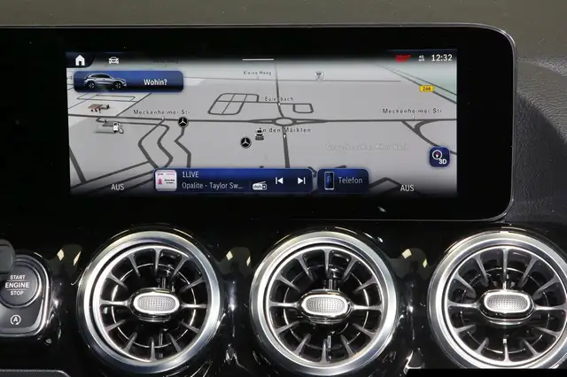 Mercedes-Benz Gla view 11