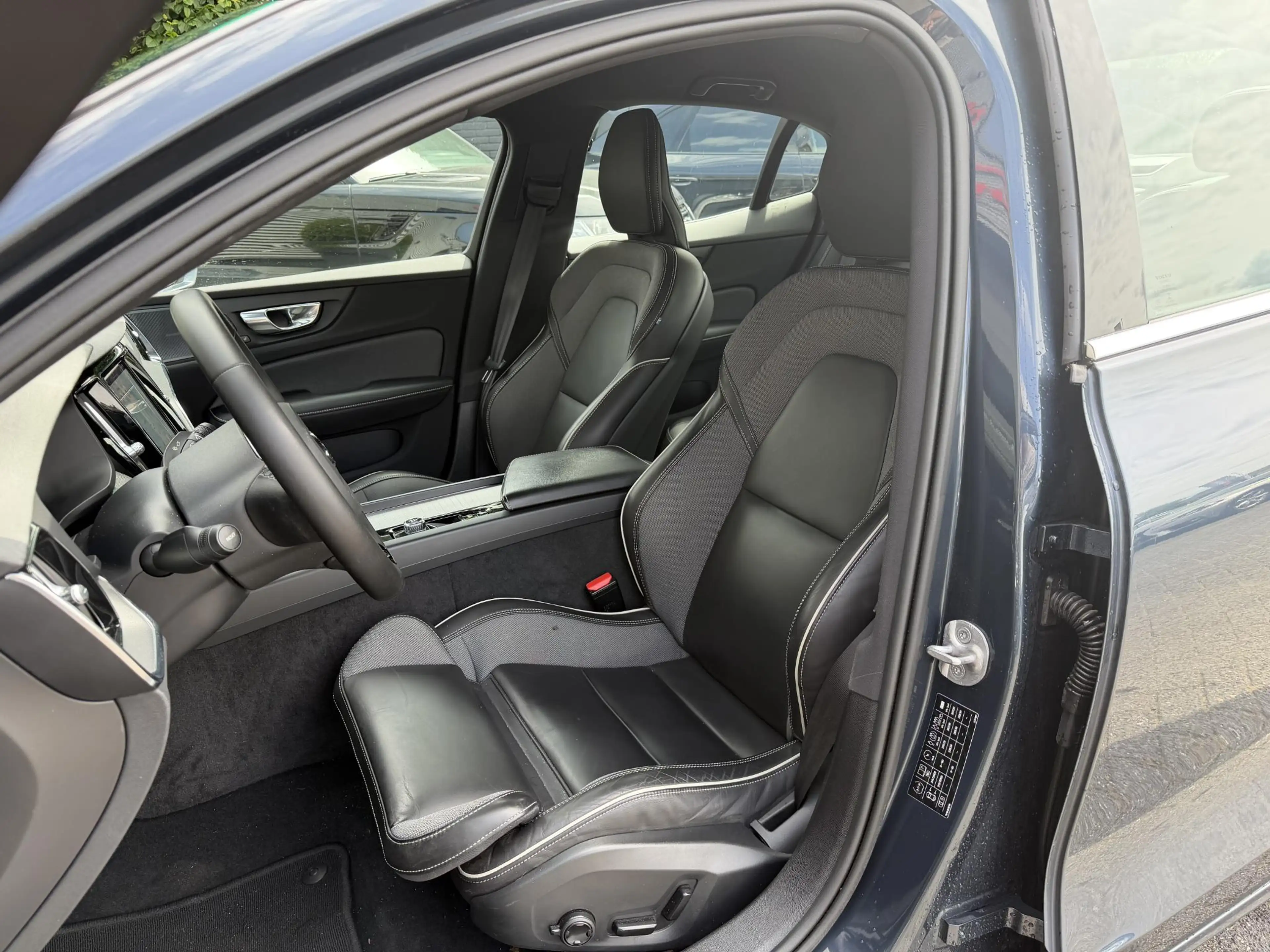 Volvo S60 2.0 B4 Plus Bright | Camera | Navigatie | 20 Inch — photo 12