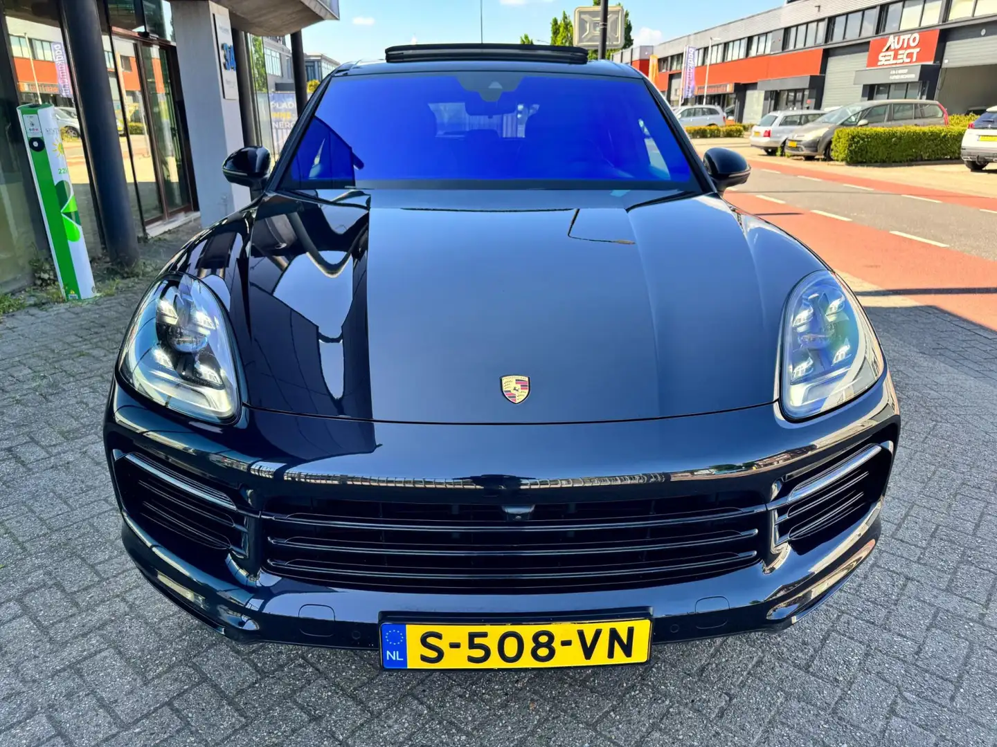 Porsche Cayenne 3.0 E-Hybrid / Pano'dak / Chrono / Luchtvering / S Noir - 2