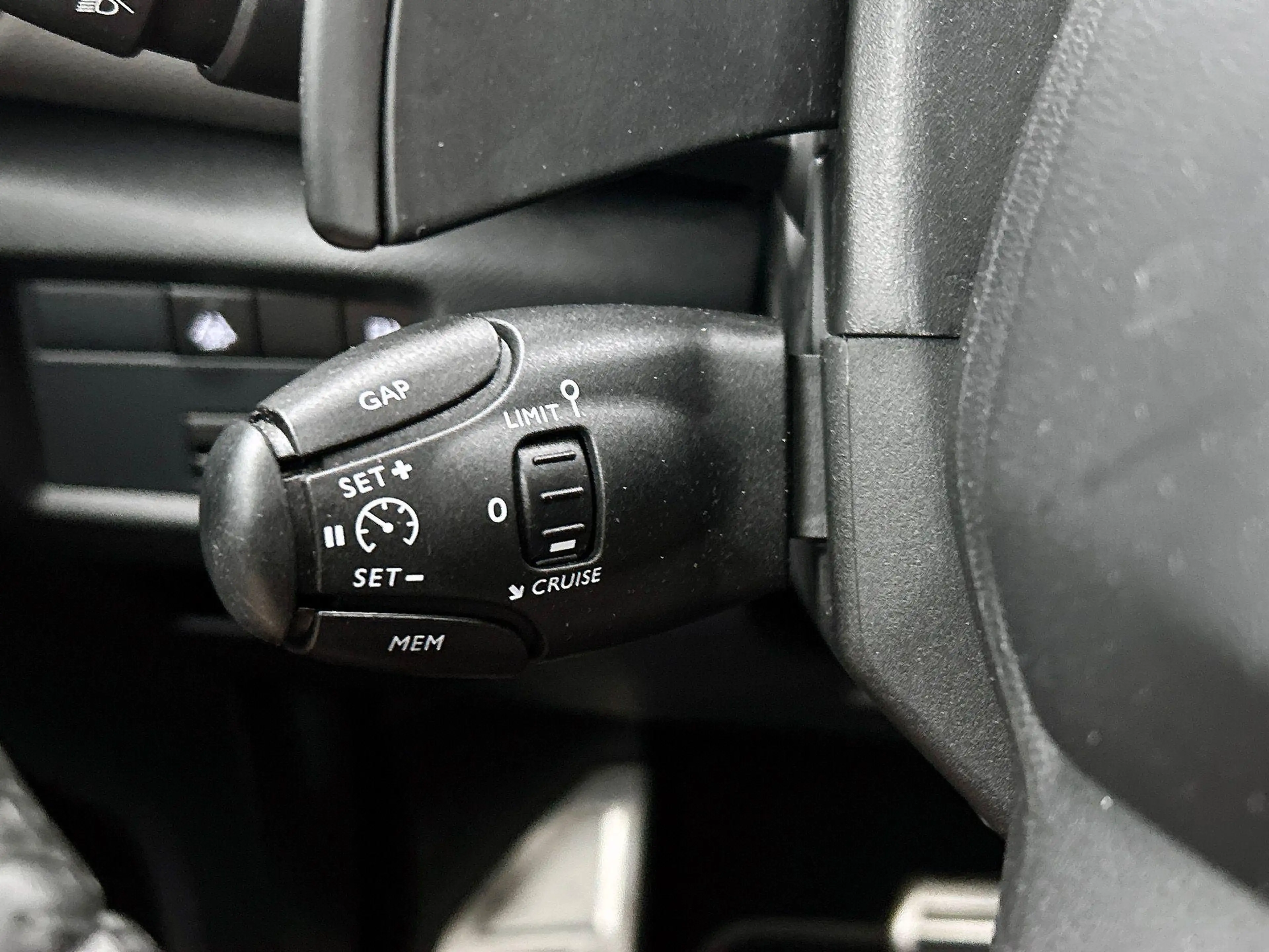 Citroen C5 Aircross 1.6 Plug-in Hybrid 225 Business Plus CAMERA | NAVI — photo 8