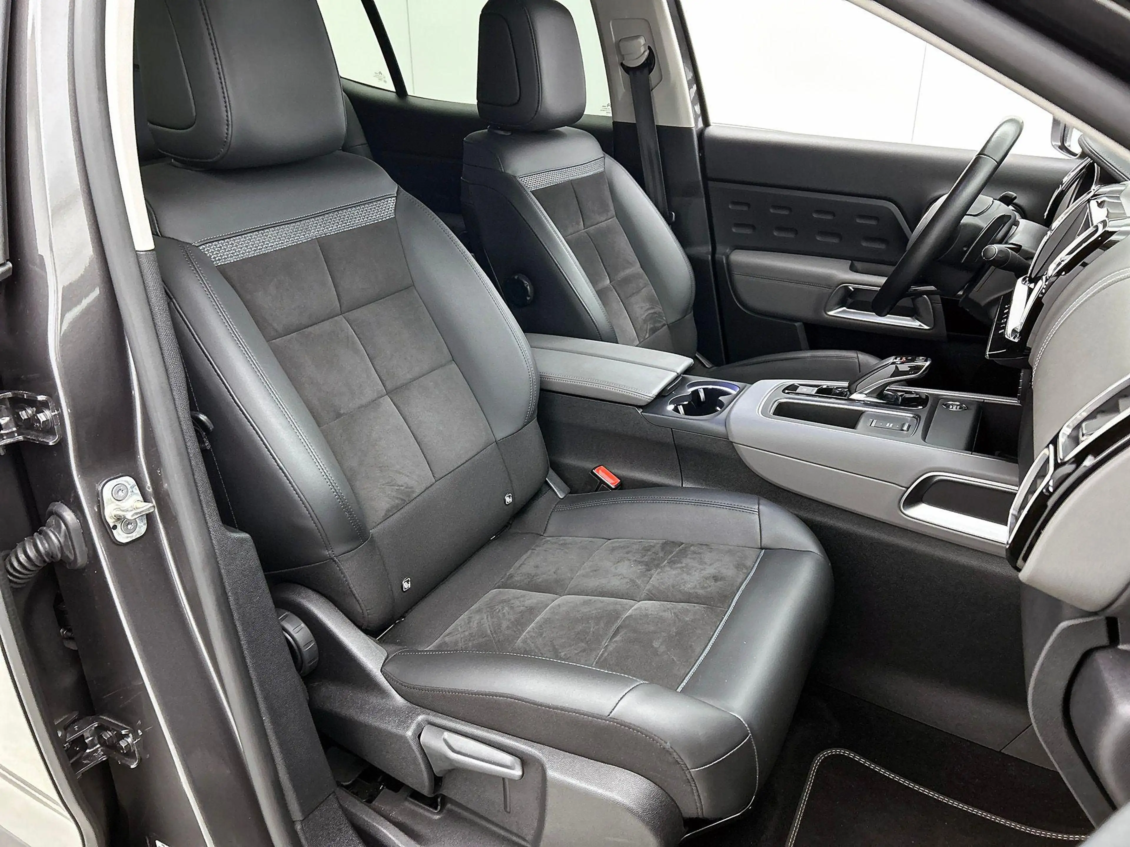 Citroen C5 Aircross 1.6 Plug-in Hybrid 225 Business Plus CAMERA | NAVI — photo 42