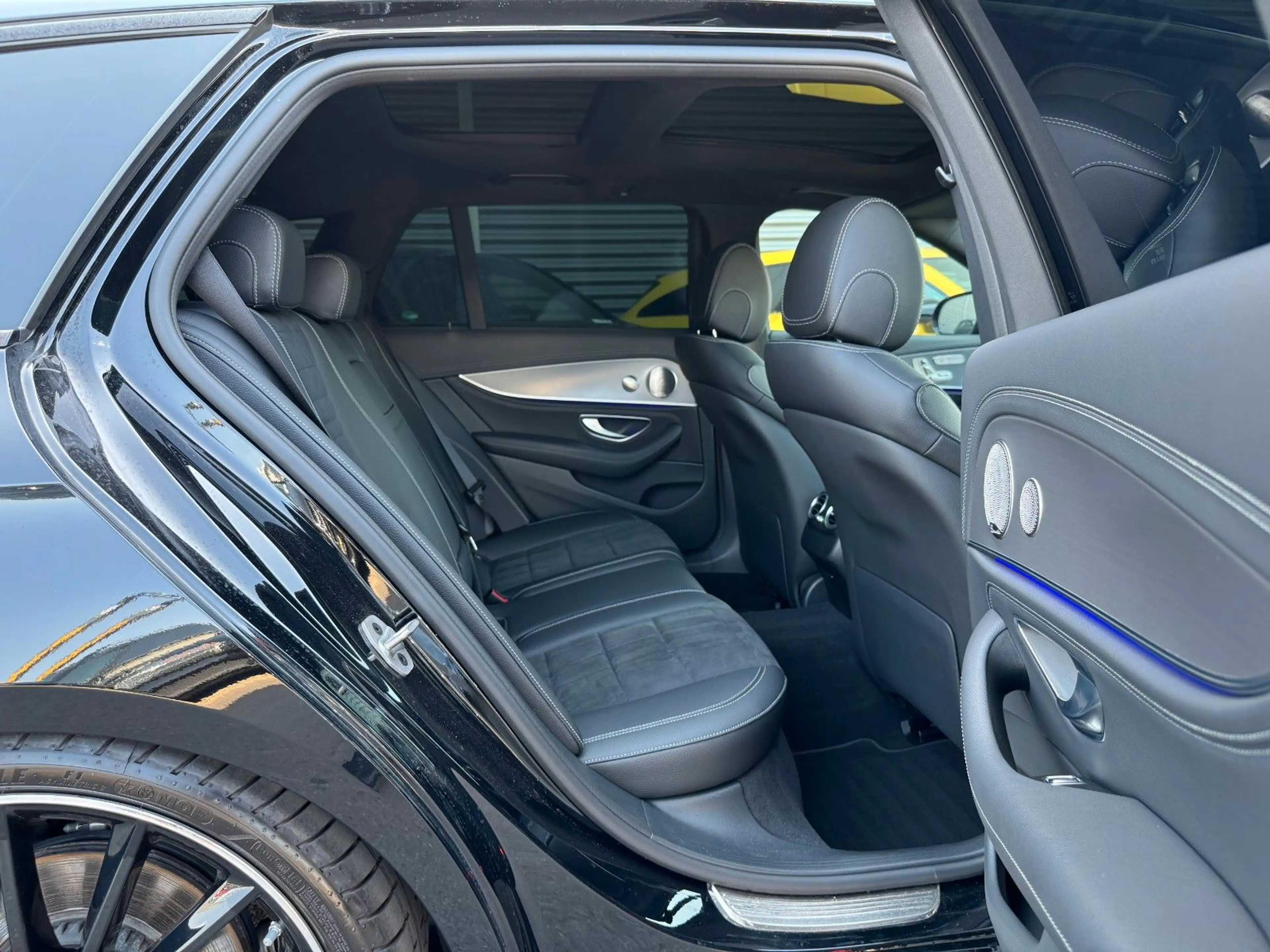 Mercedes-Benz E 400 d 4M AMG+Burm+Pano+AHK+Distr+Memory+Night — photo 7