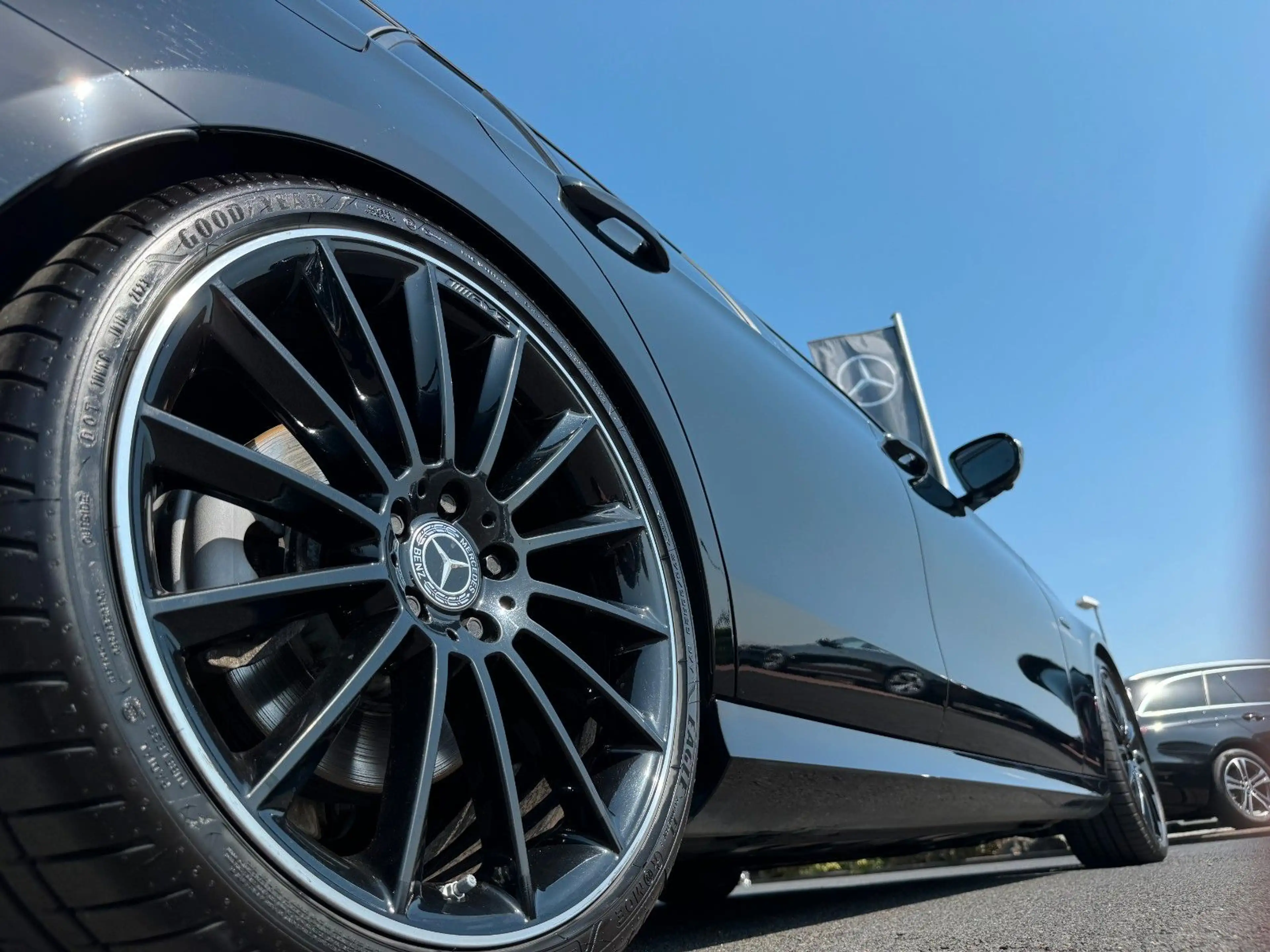 Mercedes-Benz E 400 d 4M AMG+Burm+Pano+AHK+Distr+Memory+Night — photo 5