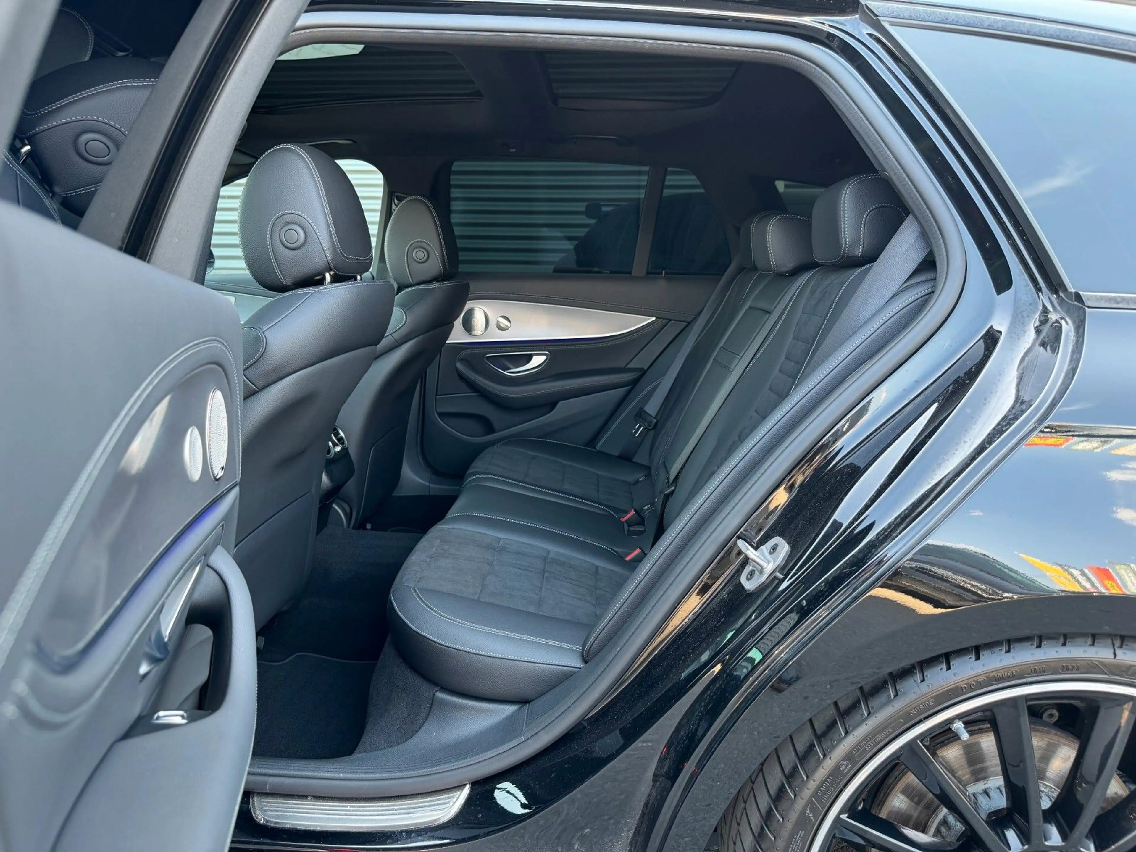 Mercedes-Benz E 400 d 4M AMG+Burm+Pano+AHK+Distr+Memory+Night — photo 10