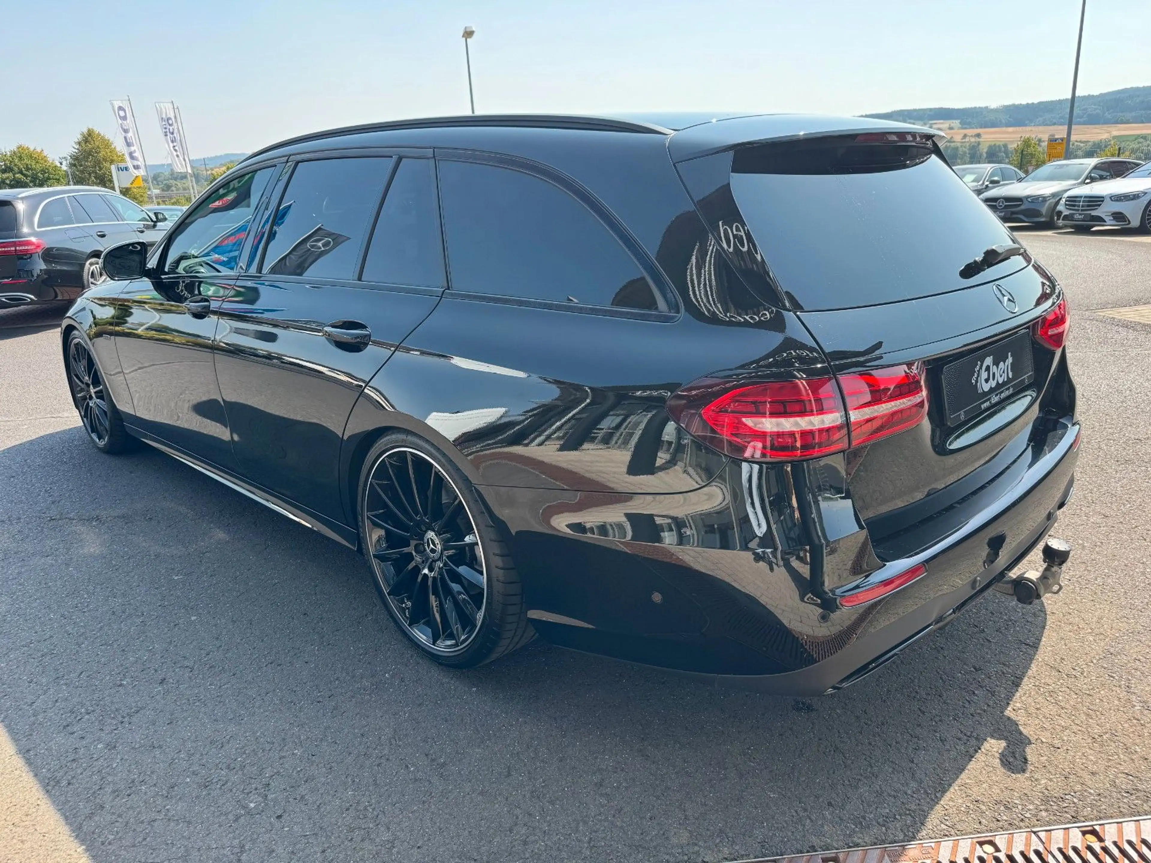Mercedes-Benz E 400 d 4M AMG+Burm+Pano+AHK+Distr+Memory+Night — photo 4