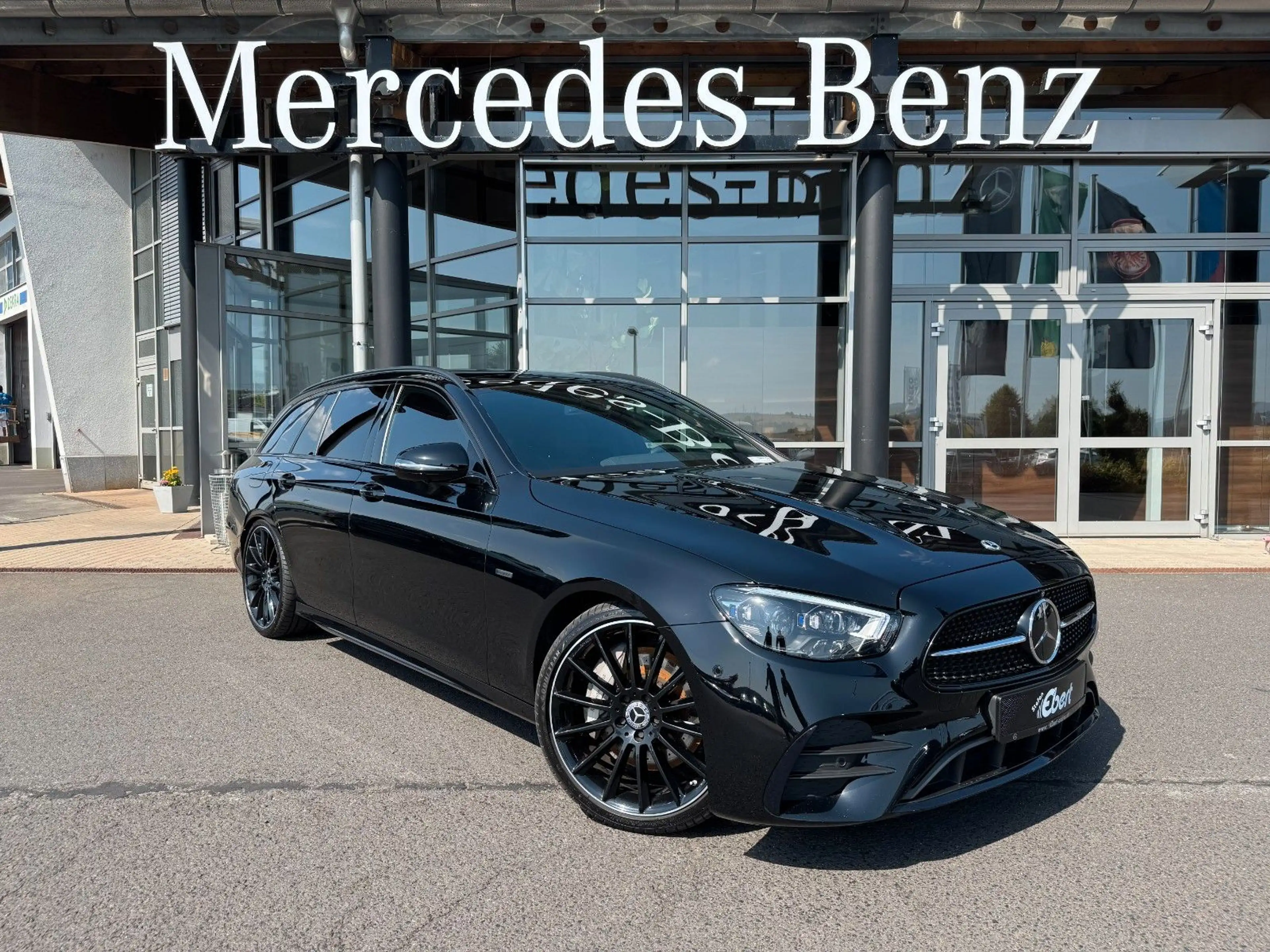 Mercedes-Benz E 400 d 4M AMG+Burm+Pano+AHK+Distr+Memory+Night