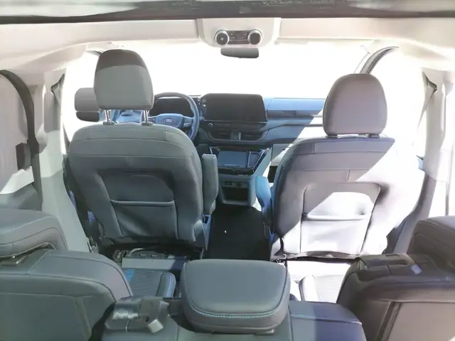 Ford Tourneo Custom view 9