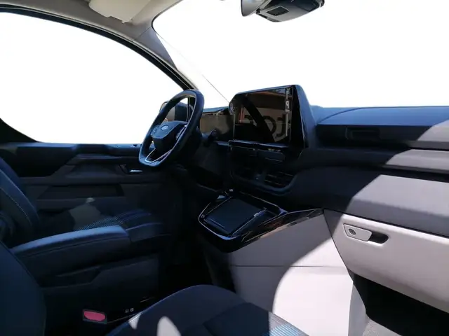 Ford Tourneo Custom view 7